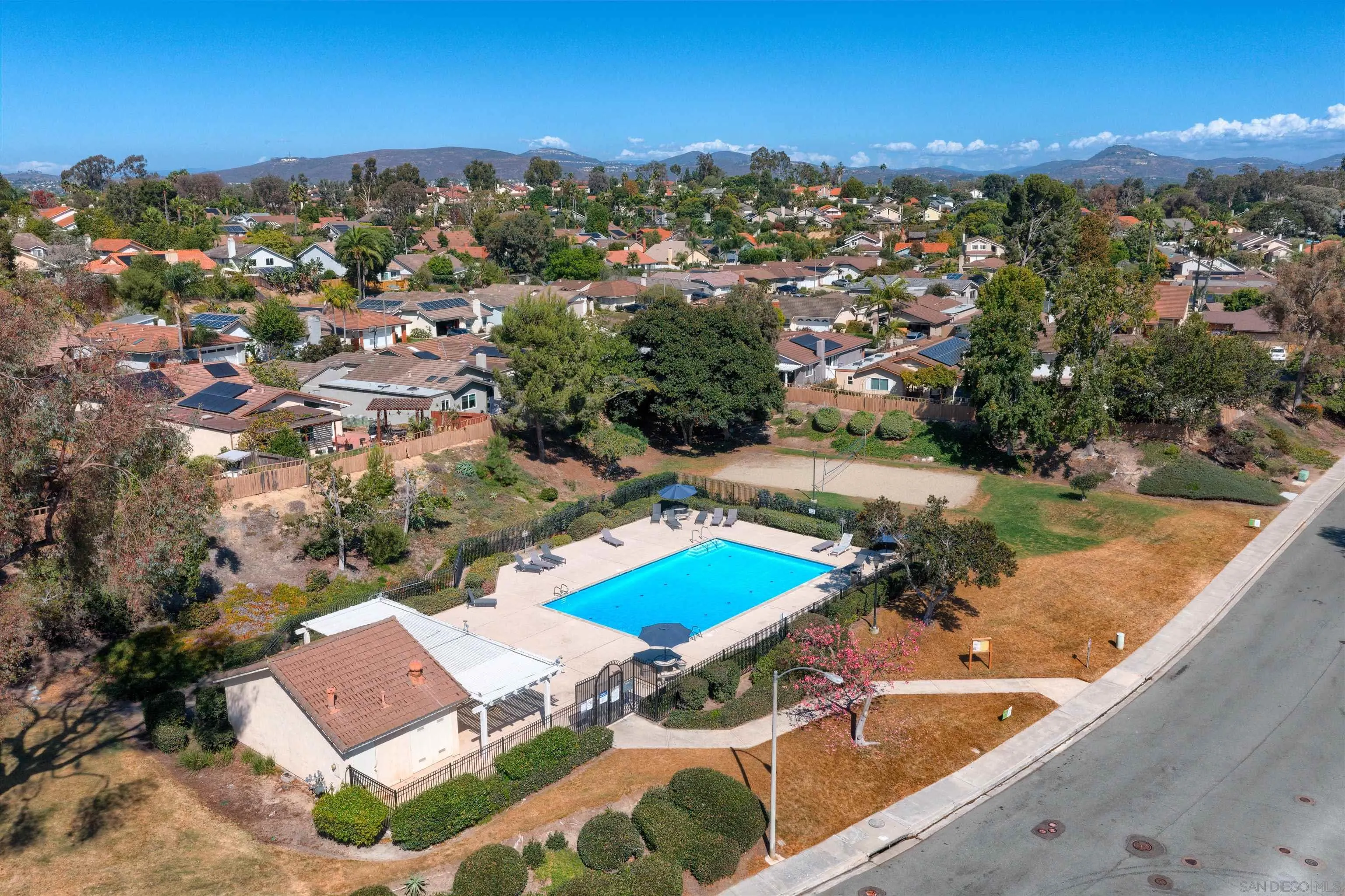 https://cdn.realtyfeed.com/cdn/127/260023909/67273504ac5ed5a428892177be16153b.webp