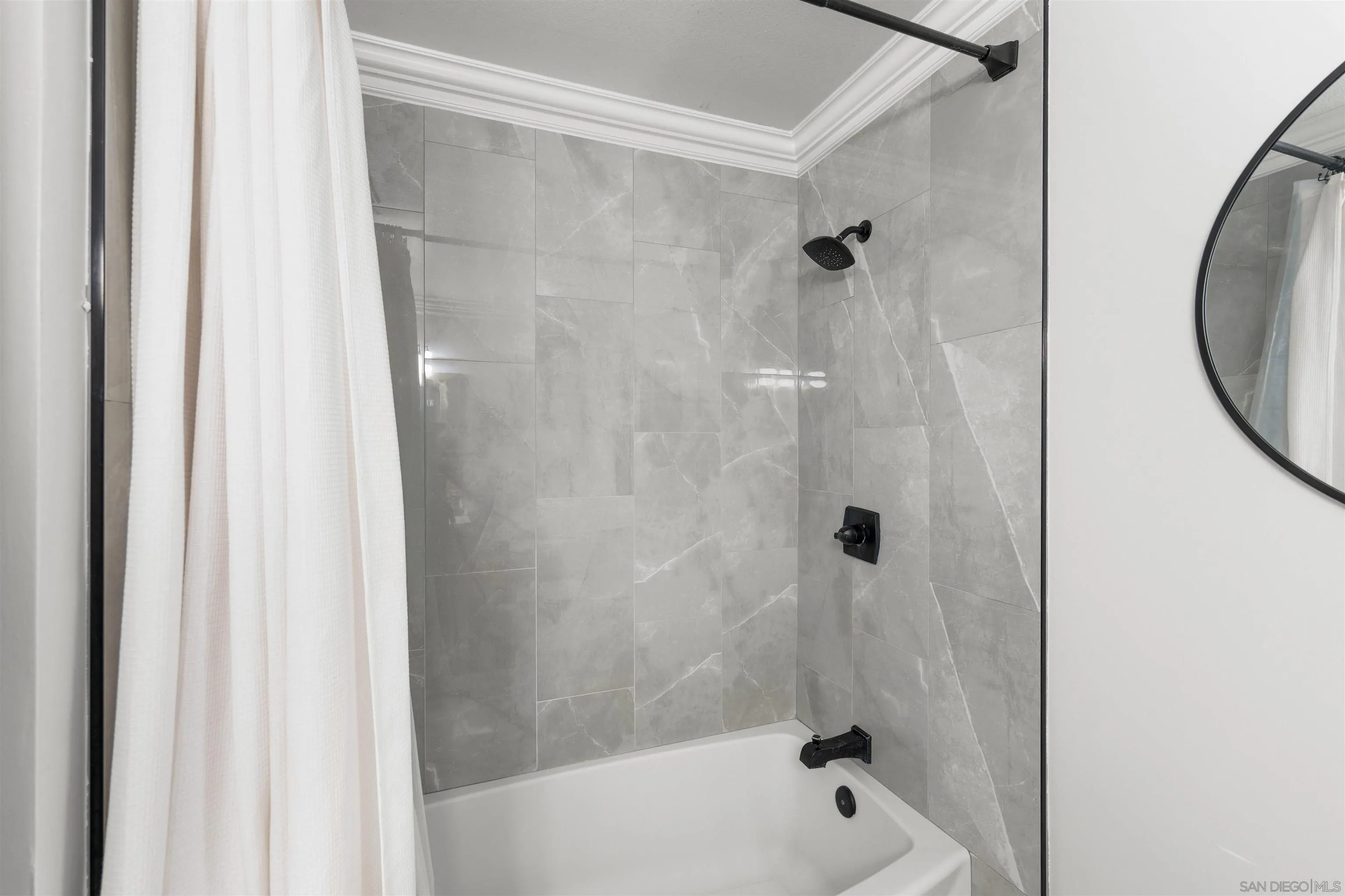 https://cdn.realtyfeed.com/cdn/127/260023909/baa23d4eba724aaeeeb807c2a77dcee4.webp