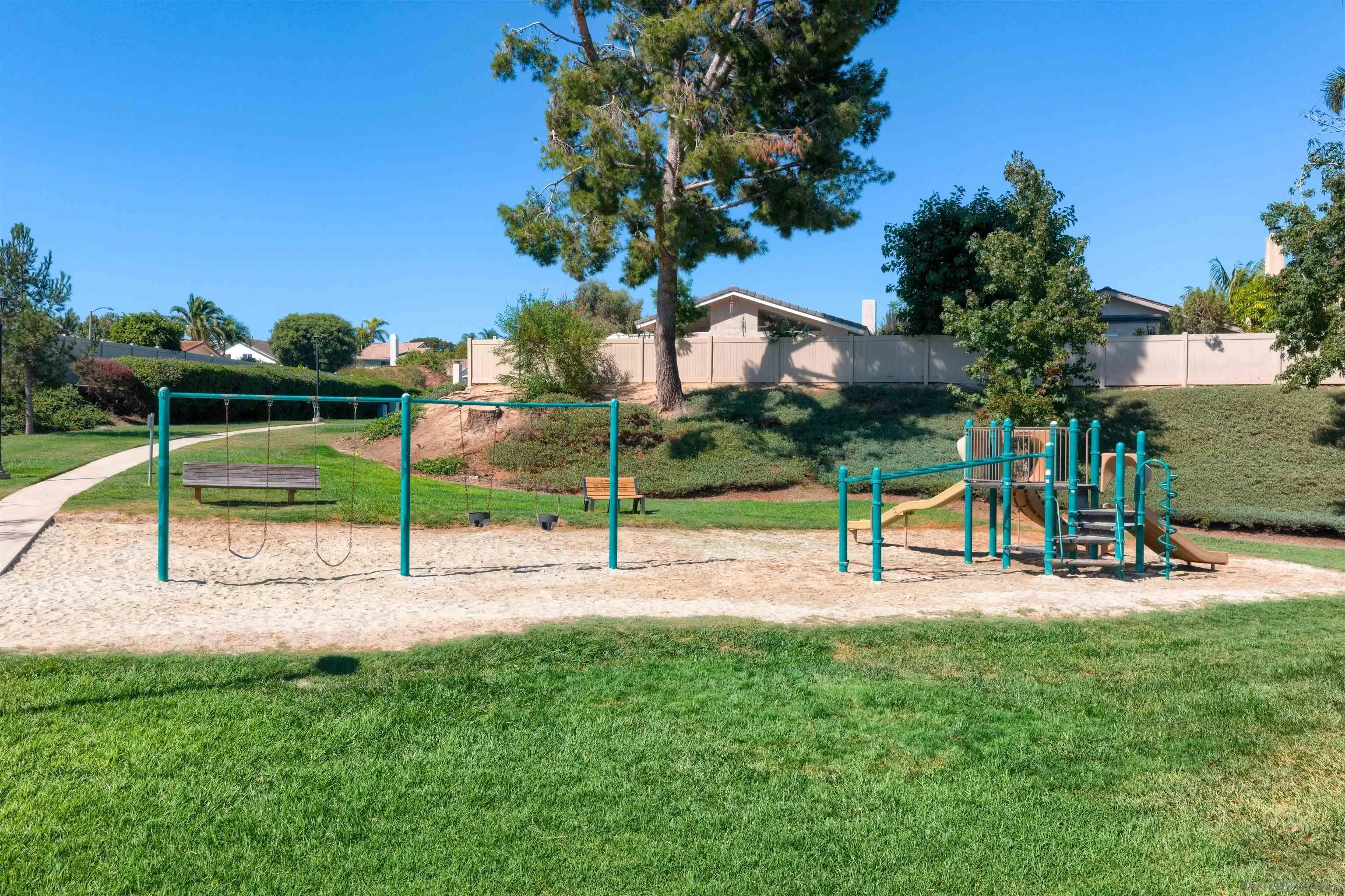 https://cdn.realtyfeed.com/cdn/127/260023909/c0c69baa16cd4a2f755bb47ff709272d.webp