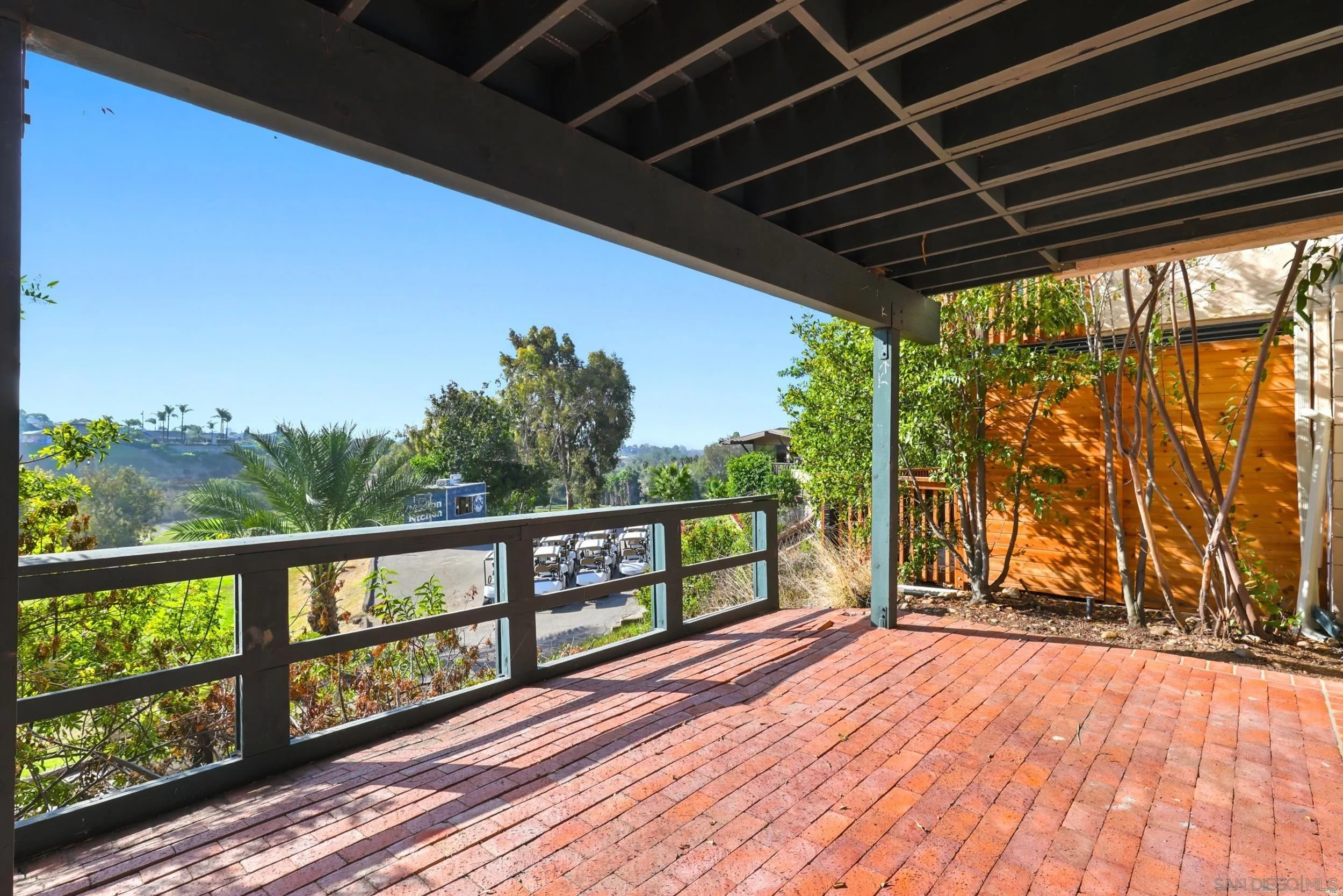 https://cdn.realtyfeed.com/cdn/127/260023912/1c2cba08363e62234271e09bb0239417.webp