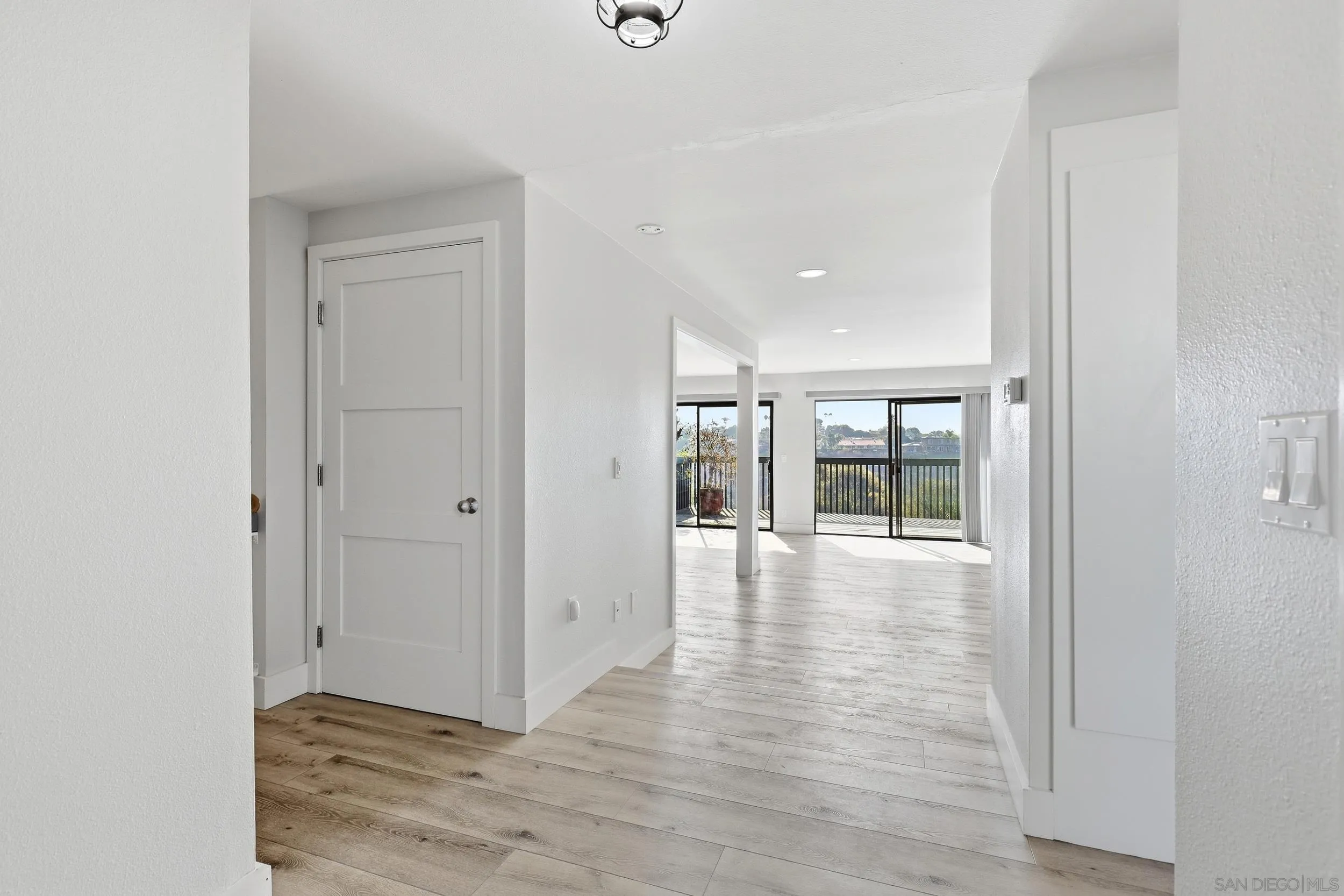 https://cdn.realtyfeed.com/cdn/127/260023912/390fd557432036275bf32971245017c4.webp