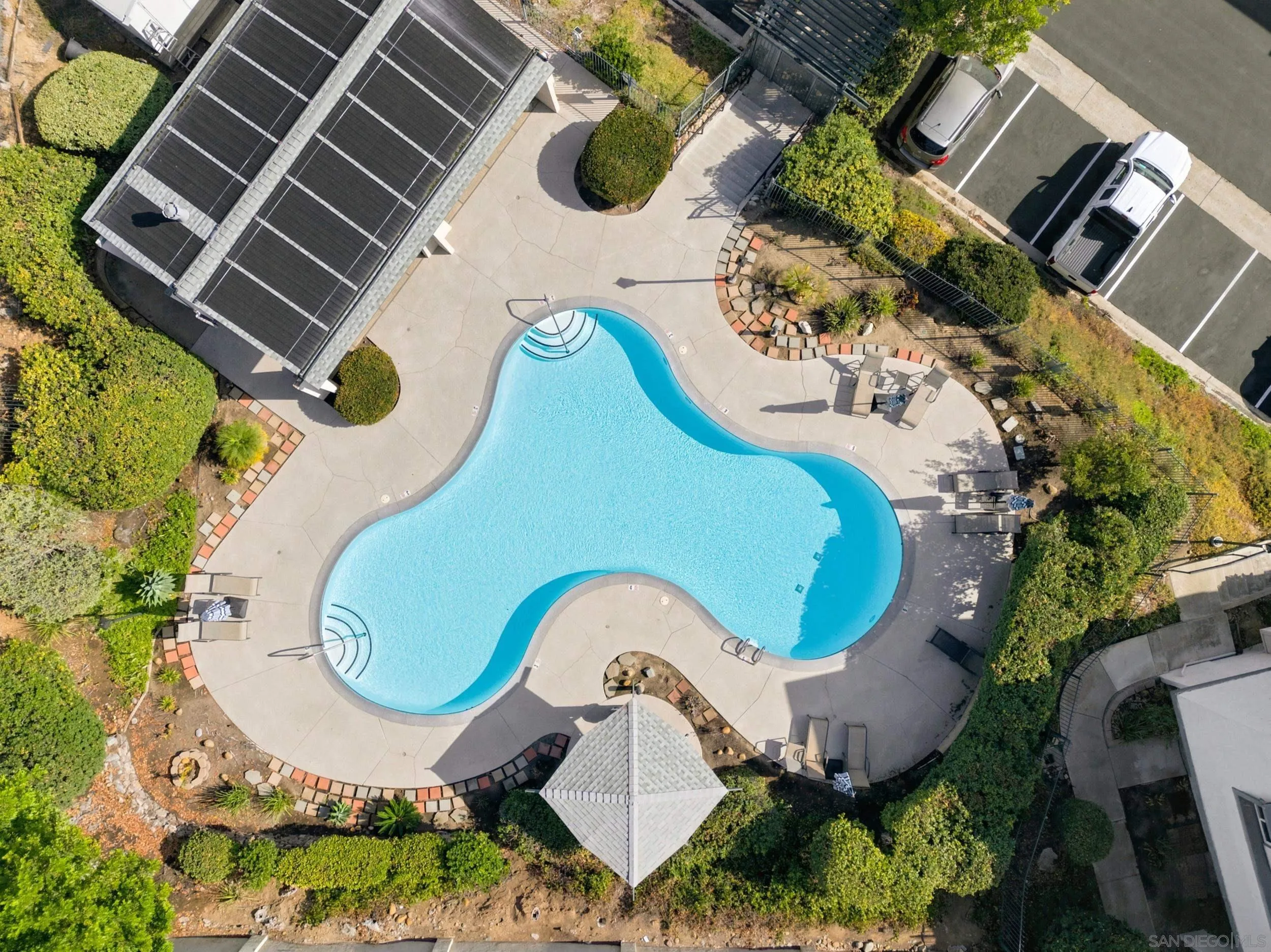 https://cdn.realtyfeed.com/cdn/127/260023912/6f480b20e1c0e3348444a1baa0e17ac0.webp