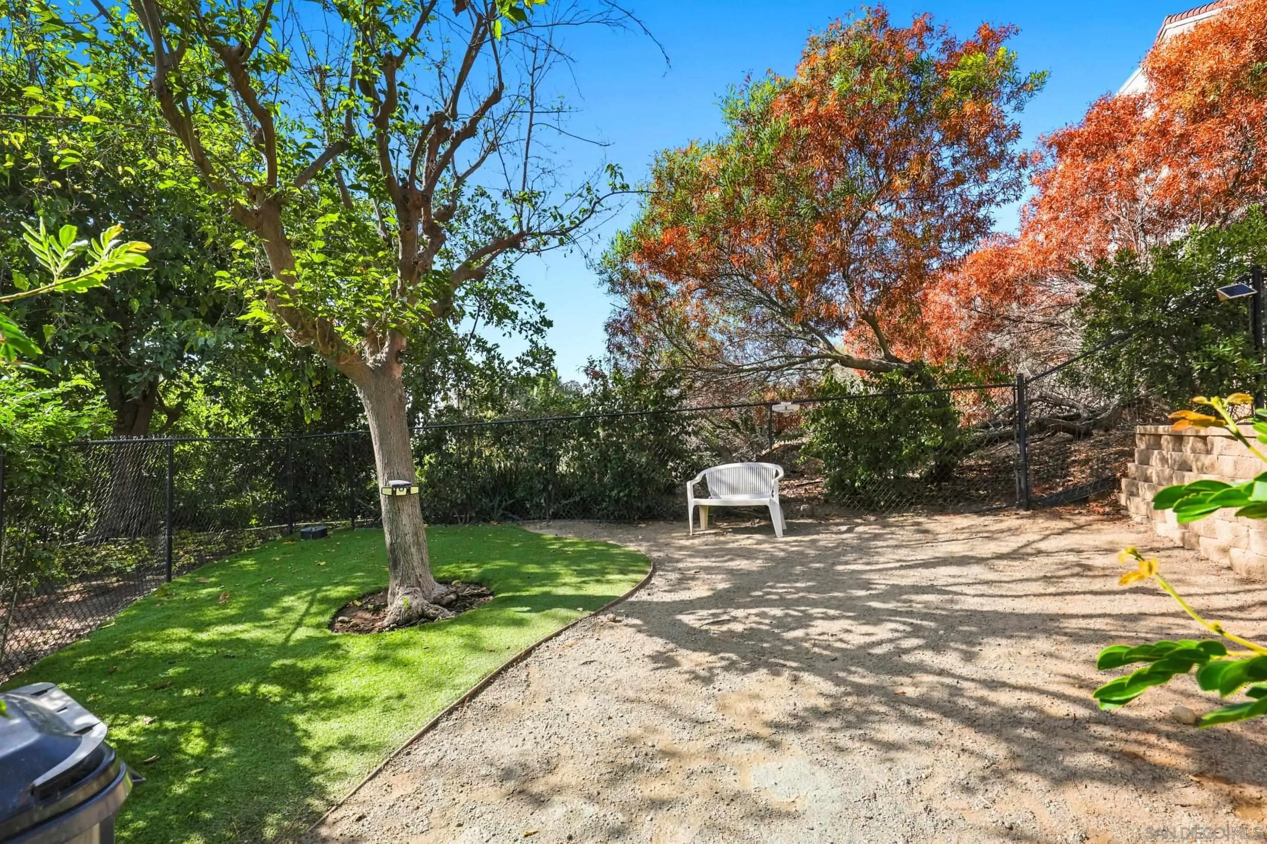 https://cdn.realtyfeed.com/cdn/127/260023912/ddf4892811474d998ff21733f85b4930.webp
