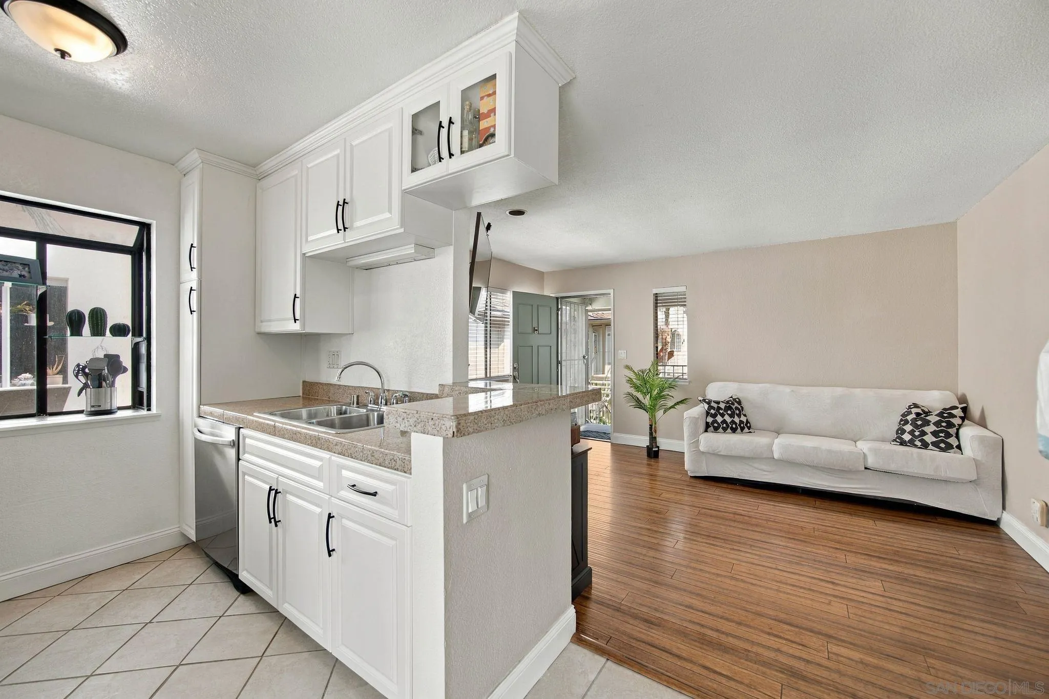 https://cdn.realtyfeed.com/cdn/127/260023921/340d420f6fbd7ccd26a93583a2dab451.webp