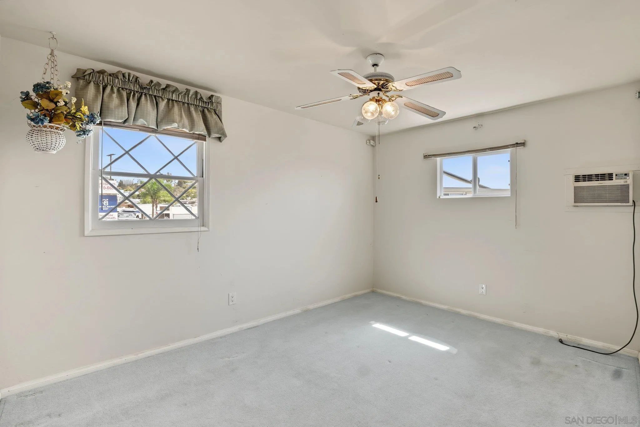 https://cdn.realtyfeed.com/cdn/127/260023922/86690a5aa7a87a4265433149861dbe64.webp