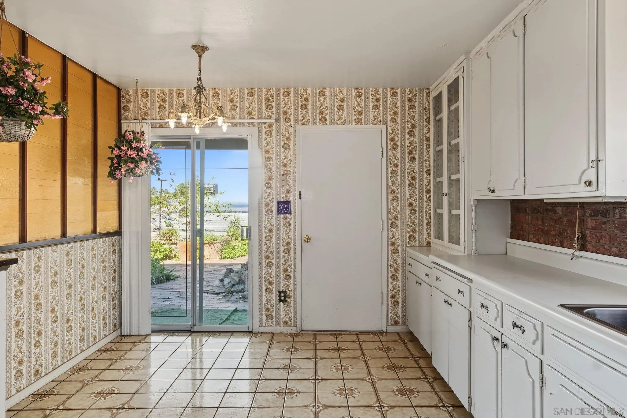 https://cdn.realtyfeed.com/cdn/127/260023922/9bb0031a3a92e1305fa10f7e50eddc4d.webp