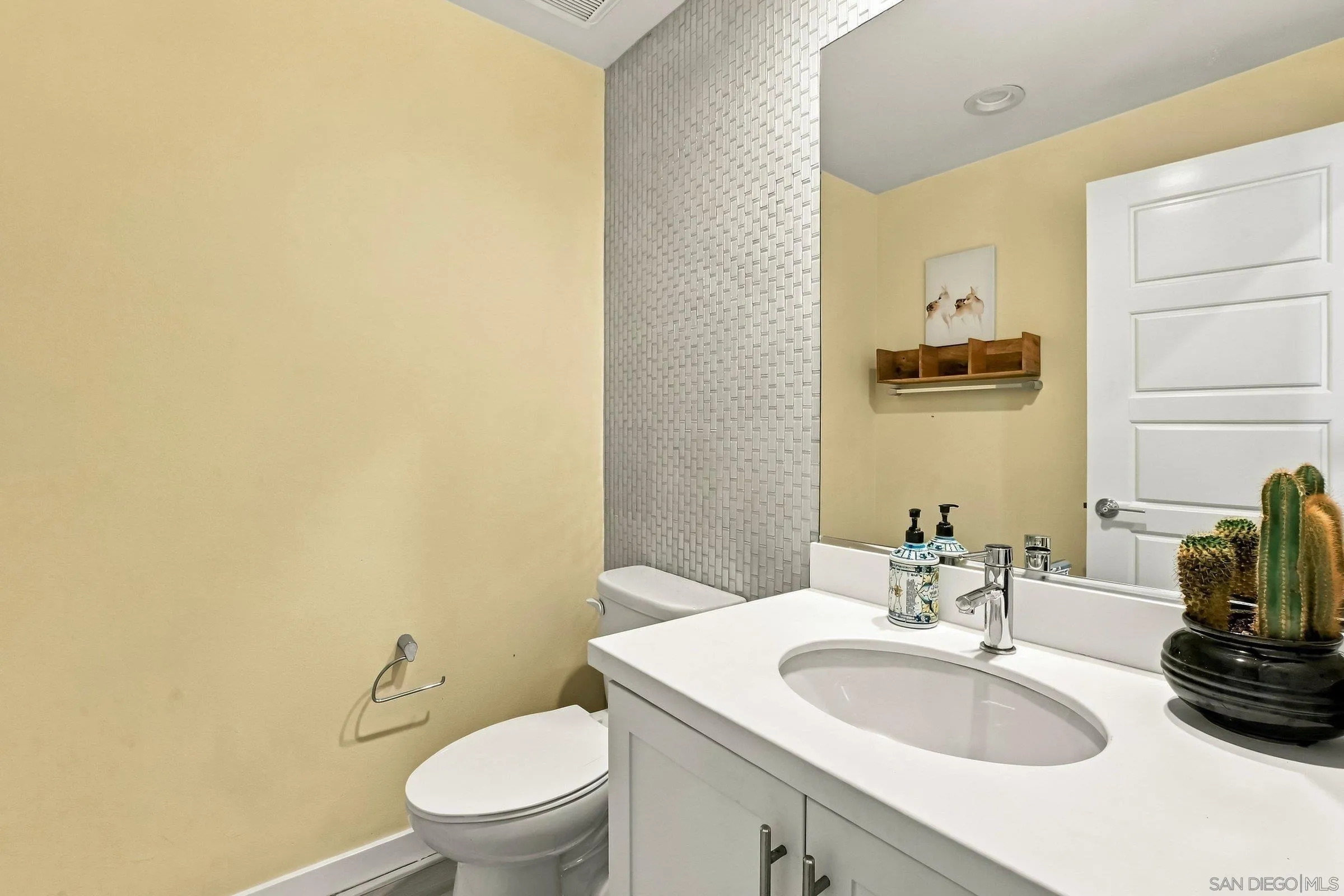 https://cdn.realtyfeed.com/cdn/127/260023923/007733e8740a7a63bff33b9b339d7949.webp