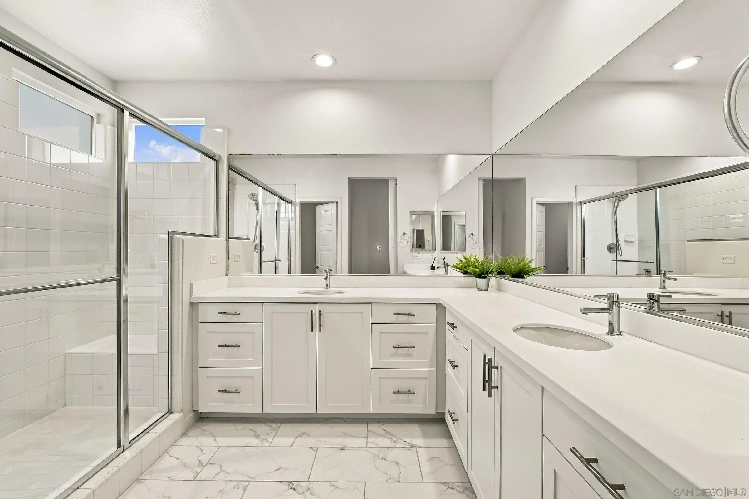 https://cdn.realtyfeed.com/cdn/127/260023923/314f5757bdeb3ce9f84a8293141a313f.webp