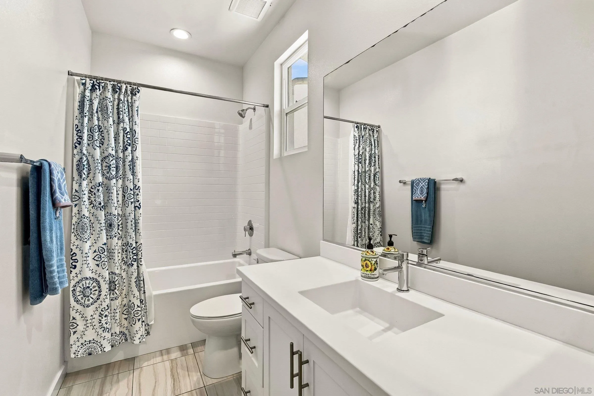 https://cdn.realtyfeed.com/cdn/127/260023923/a425a300f1e699abe947686f4e3557b1.webp