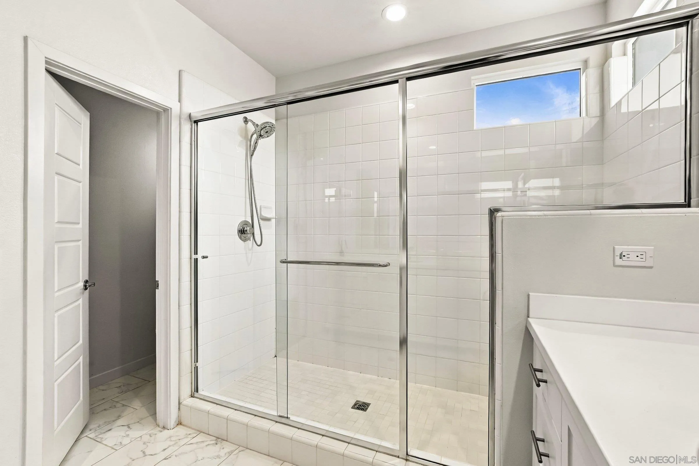 https://cdn.realtyfeed.com/cdn/127/260023923/a6b59044ff08694915fa149abe26b6ca.webp