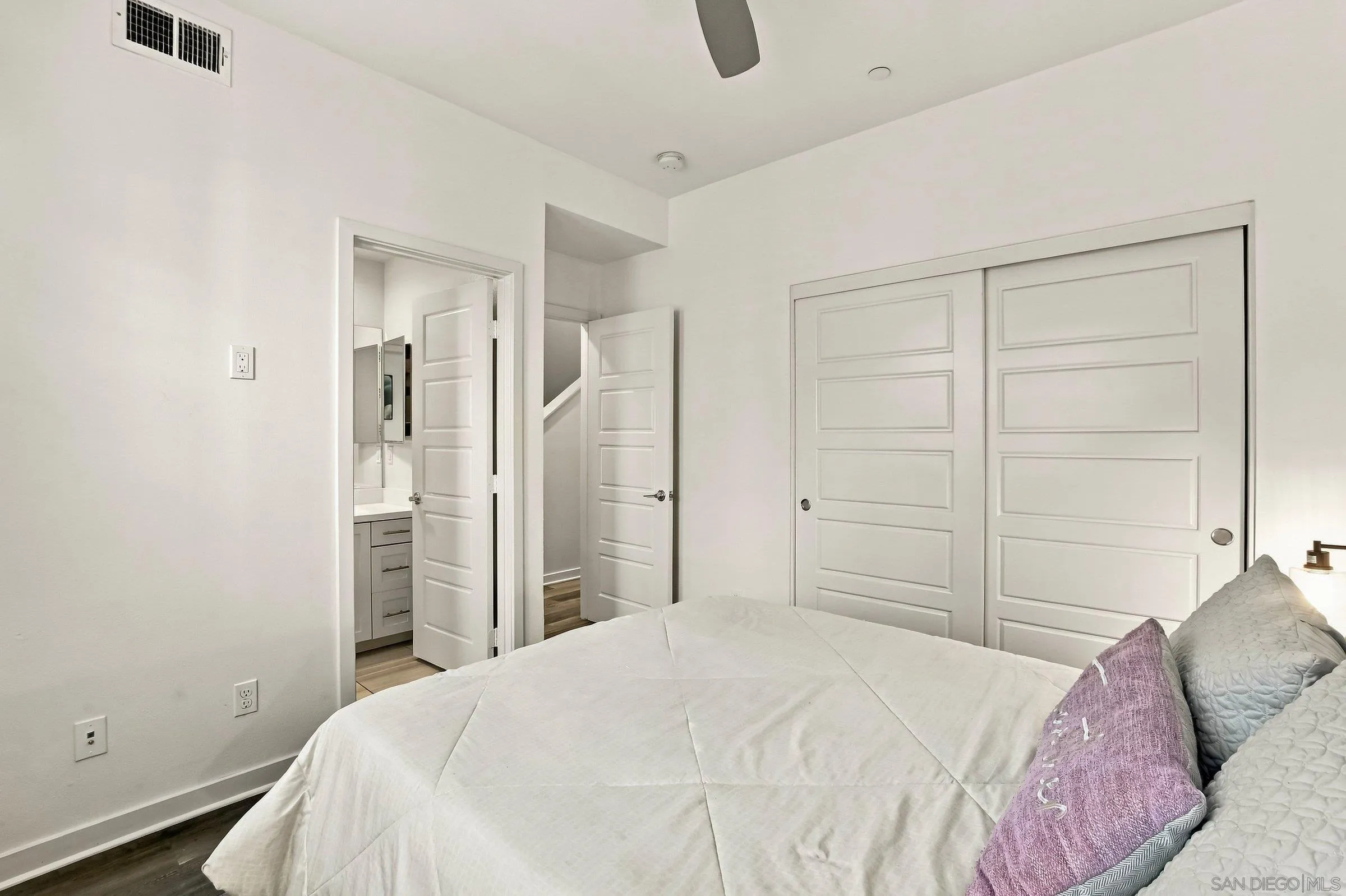 https://cdn.realtyfeed.com/cdn/127/260023923/f86bd2fe972d7a8bedbc044e2b7596e5.webp