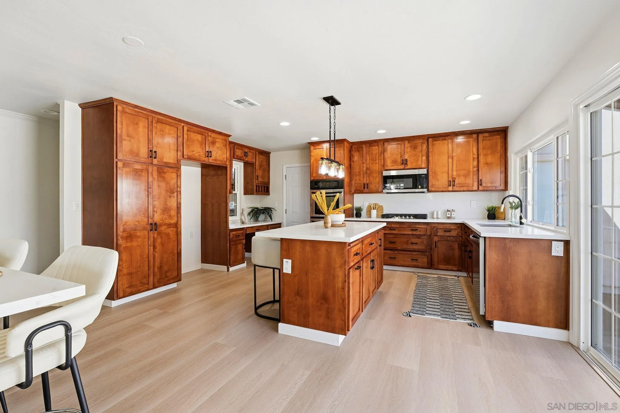 https://cdn.realtyfeed.com/cdn/127/260023925/0df96f306993eb62a325c9a4f4f7c73a.webp
