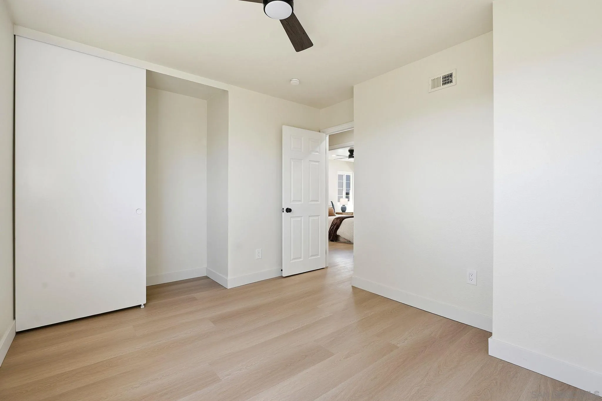 https://cdn.realtyfeed.com/cdn/127/260023925/3b9a283b91db824fc497a4d1459a56ef.webp