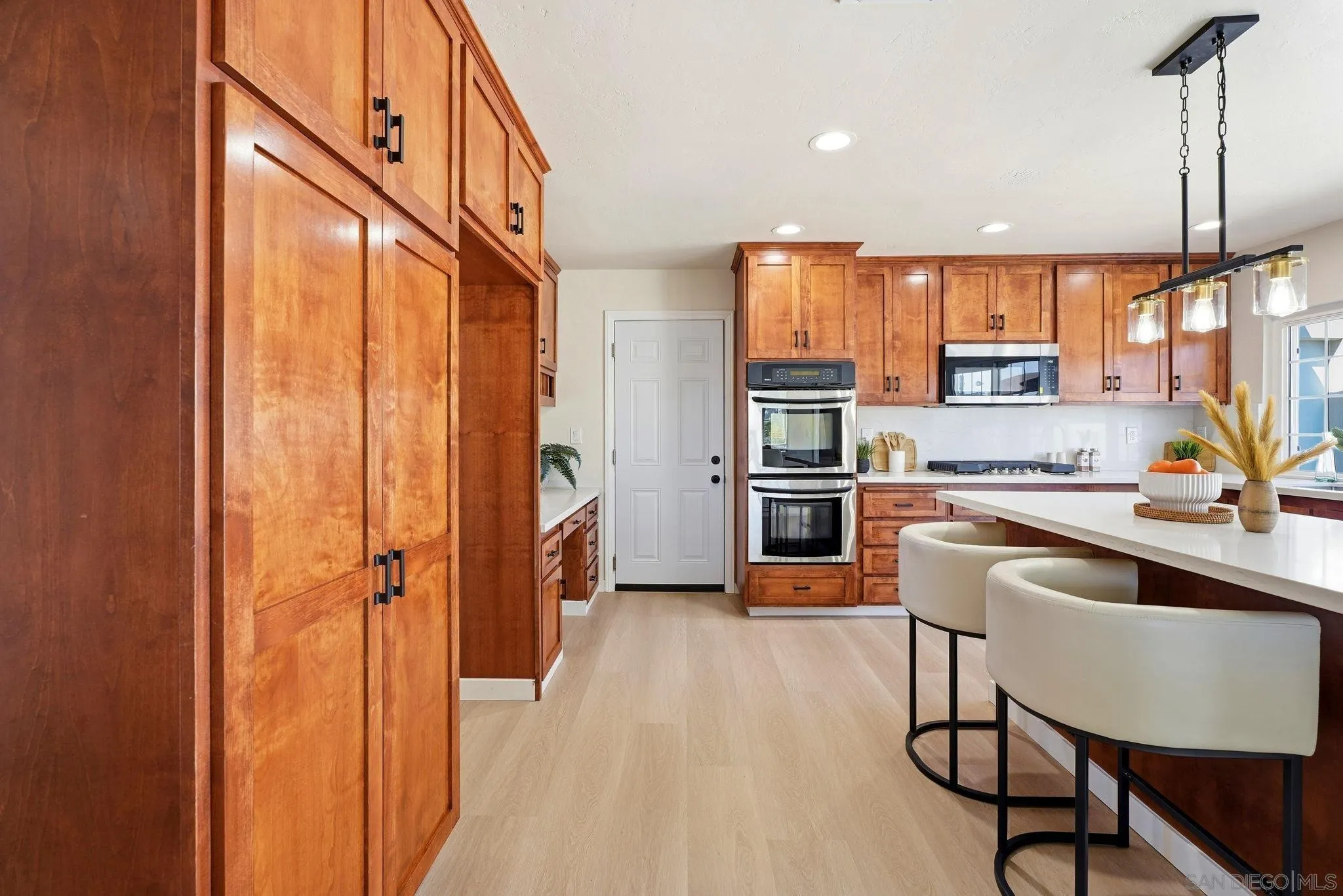 https://cdn.realtyfeed.com/cdn/127/260023925/4f10f4f1cb2827715aa0c021d33ab94c.webp