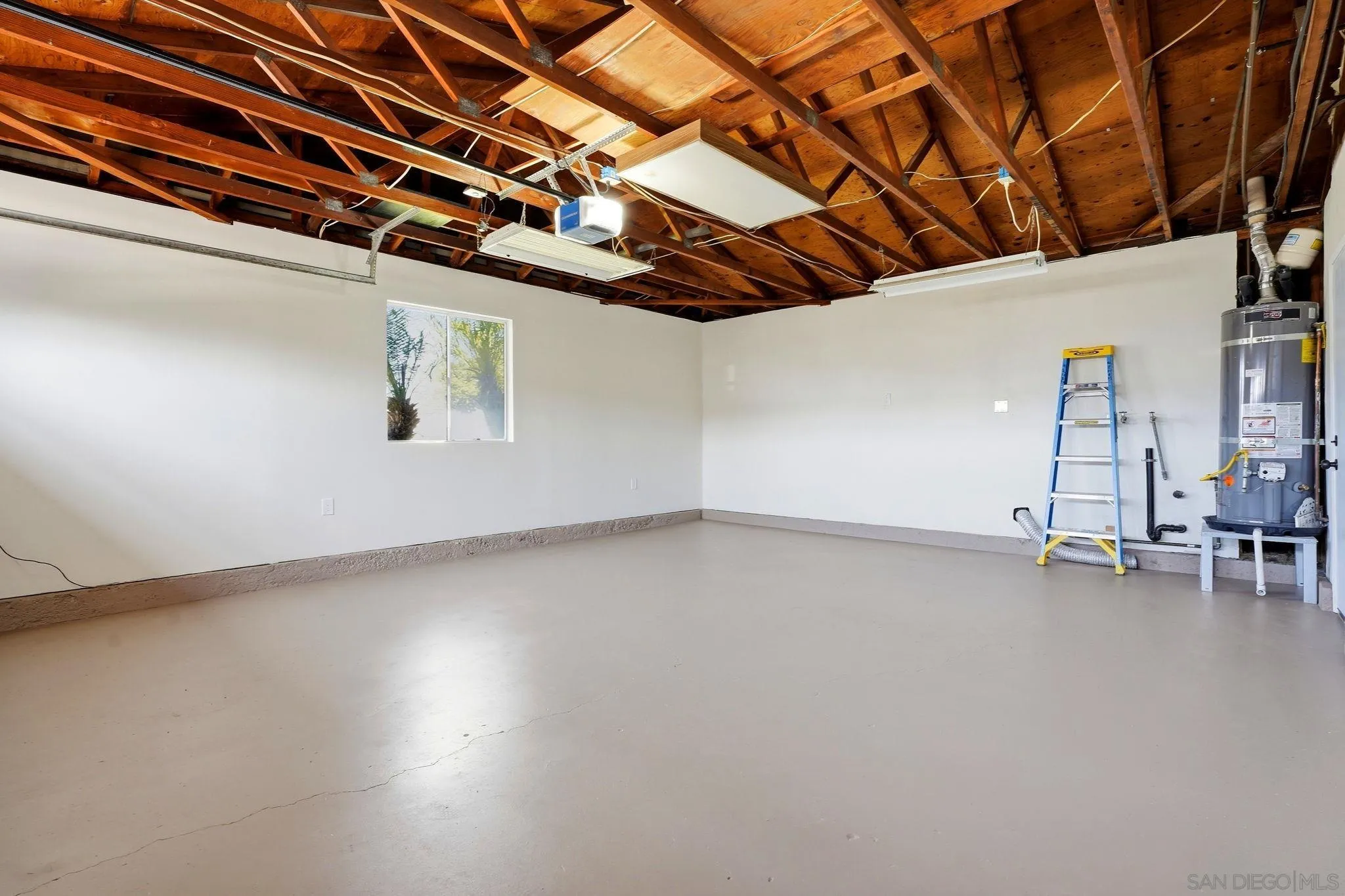https://cdn.realtyfeed.com/cdn/127/260023925/5fdb93478fc974c729405af78404e474.webp