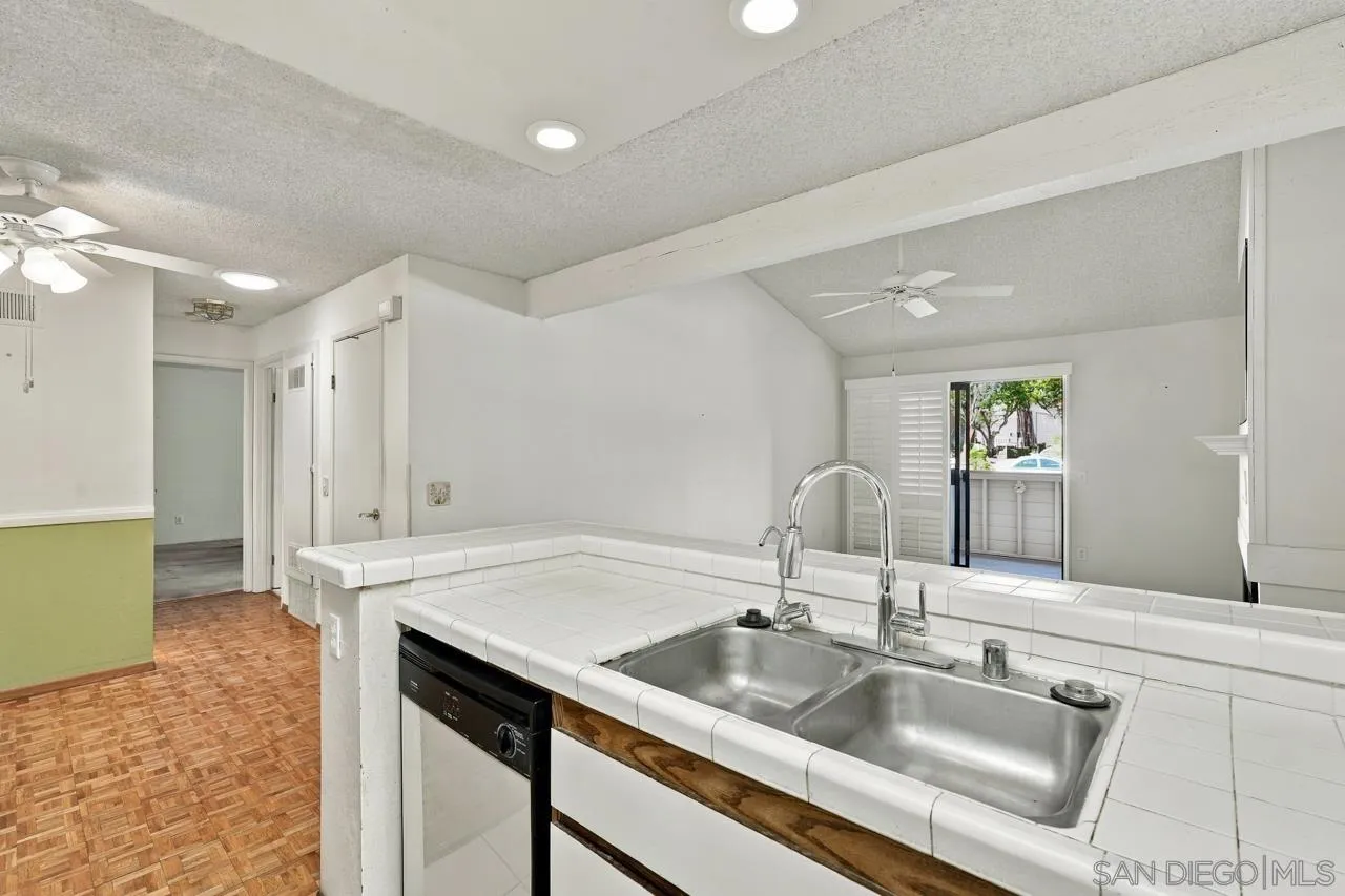 9169 Village Glen #256, San Diego, CA 92123, photo 25