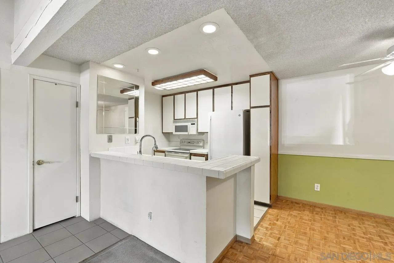 9169 Village Glen #256, San Diego, CA 92123, photo 24