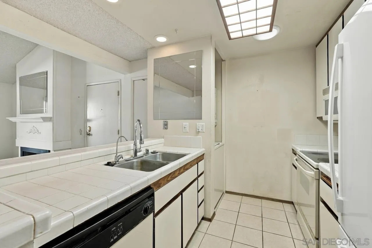 9169 Village Glen #256, San Diego, CA 92123, photo 27