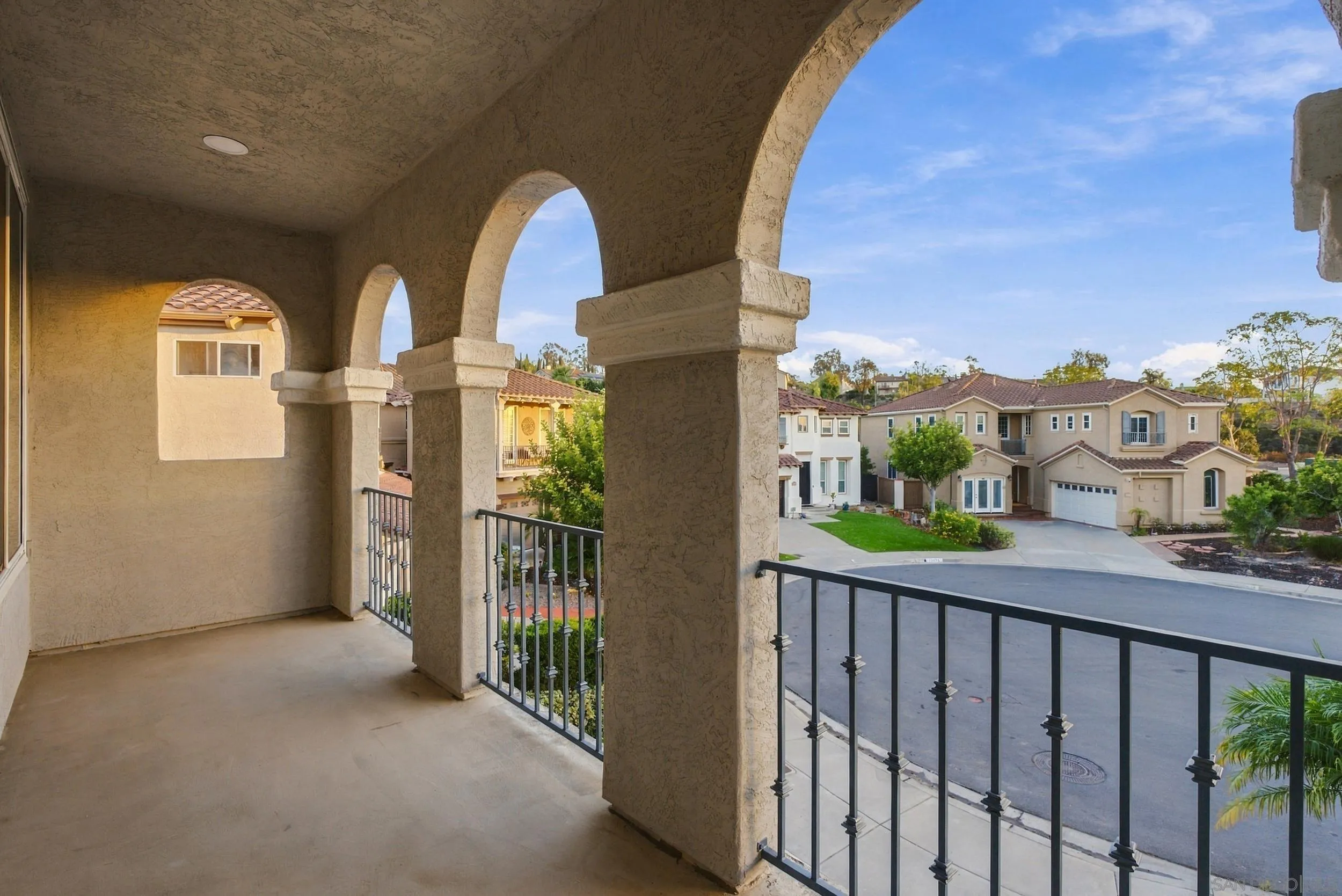 https://cdn.realtyfeed.com/cdn/127/260023931/369f572d888accc978a5915ef52cd5a2.webp