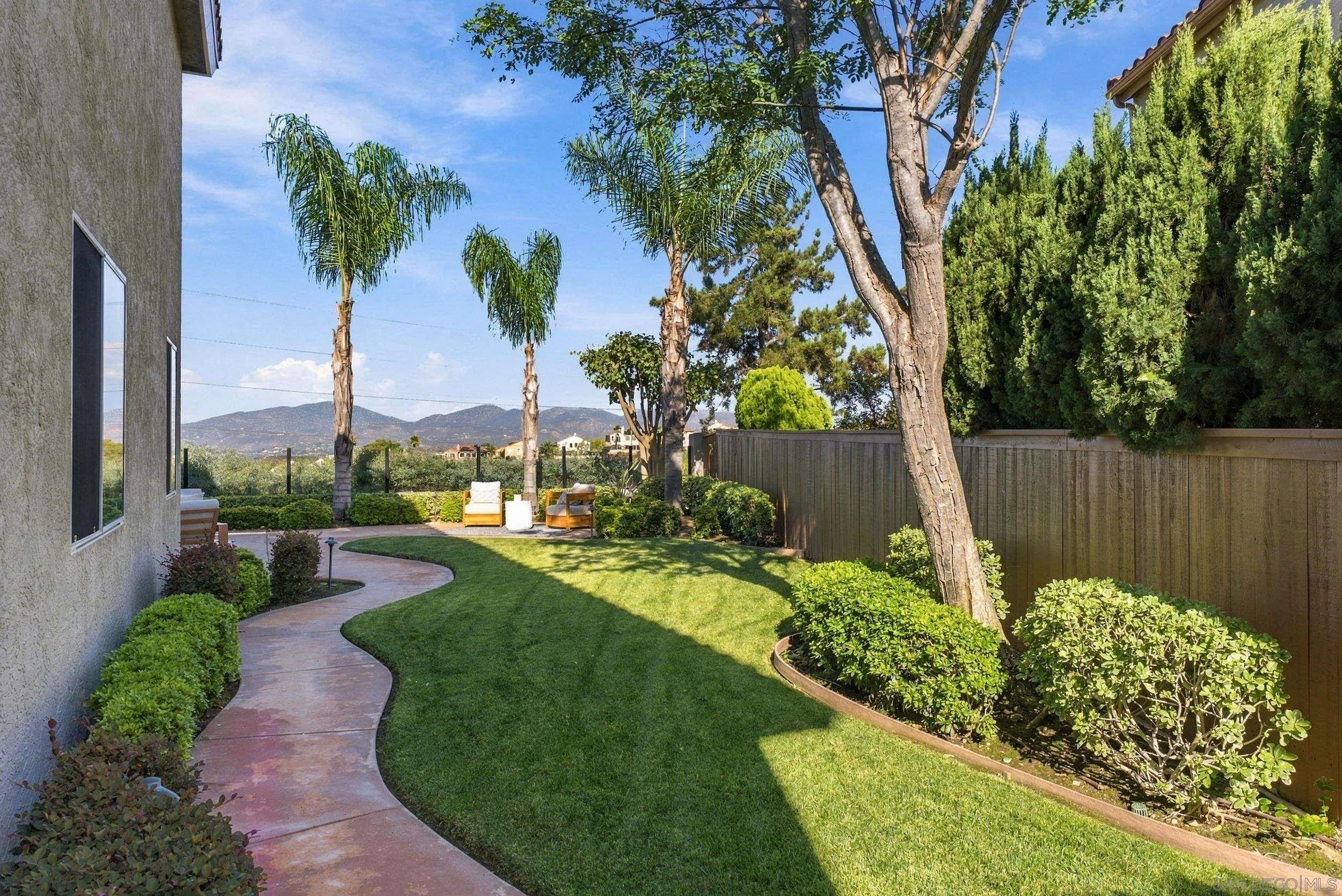 https://cdn.realtyfeed.com/cdn/127/260023931/385e3ccd13dcdb267fc44e5e1ce3e77e.webp