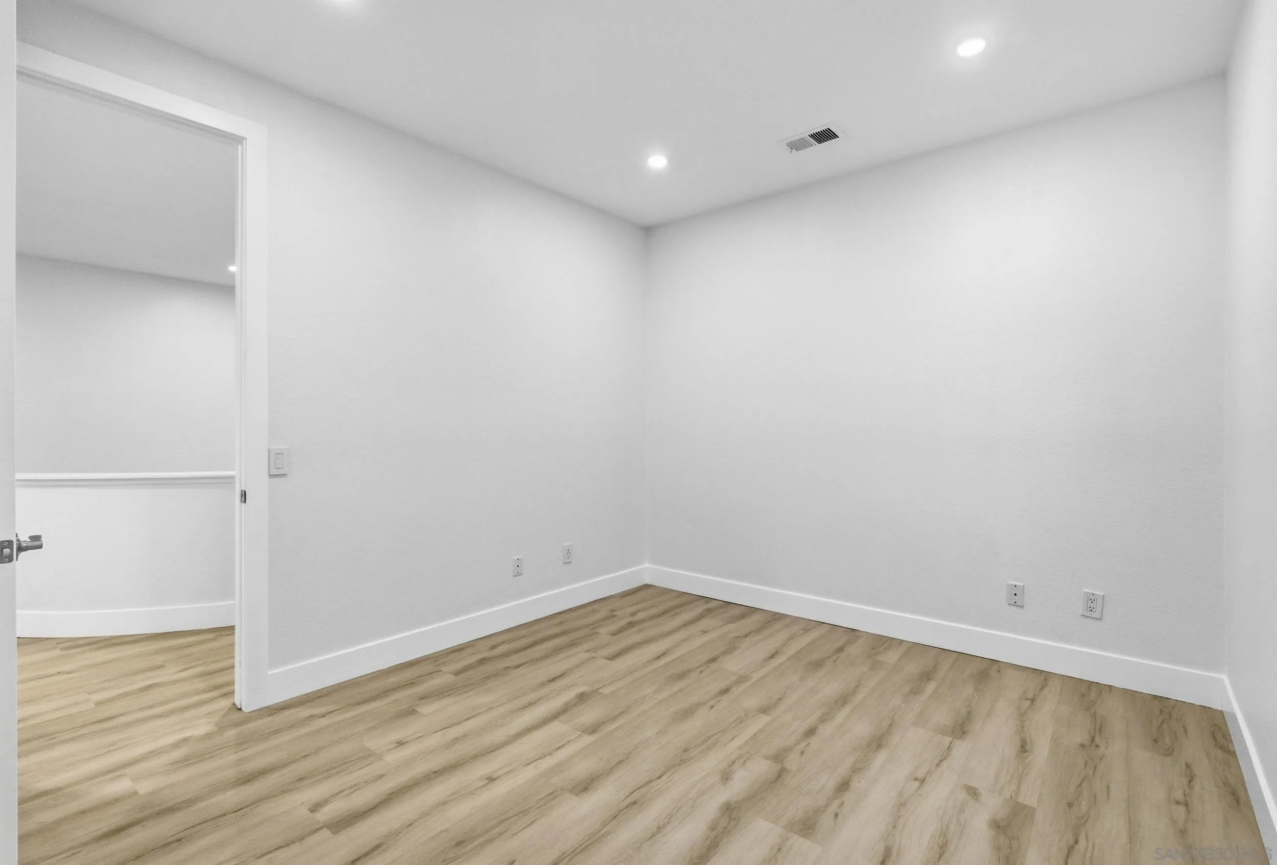https://cdn.realtyfeed.com/cdn/127/260023931/425f5fb7630b3550e044bb015e178260.webp