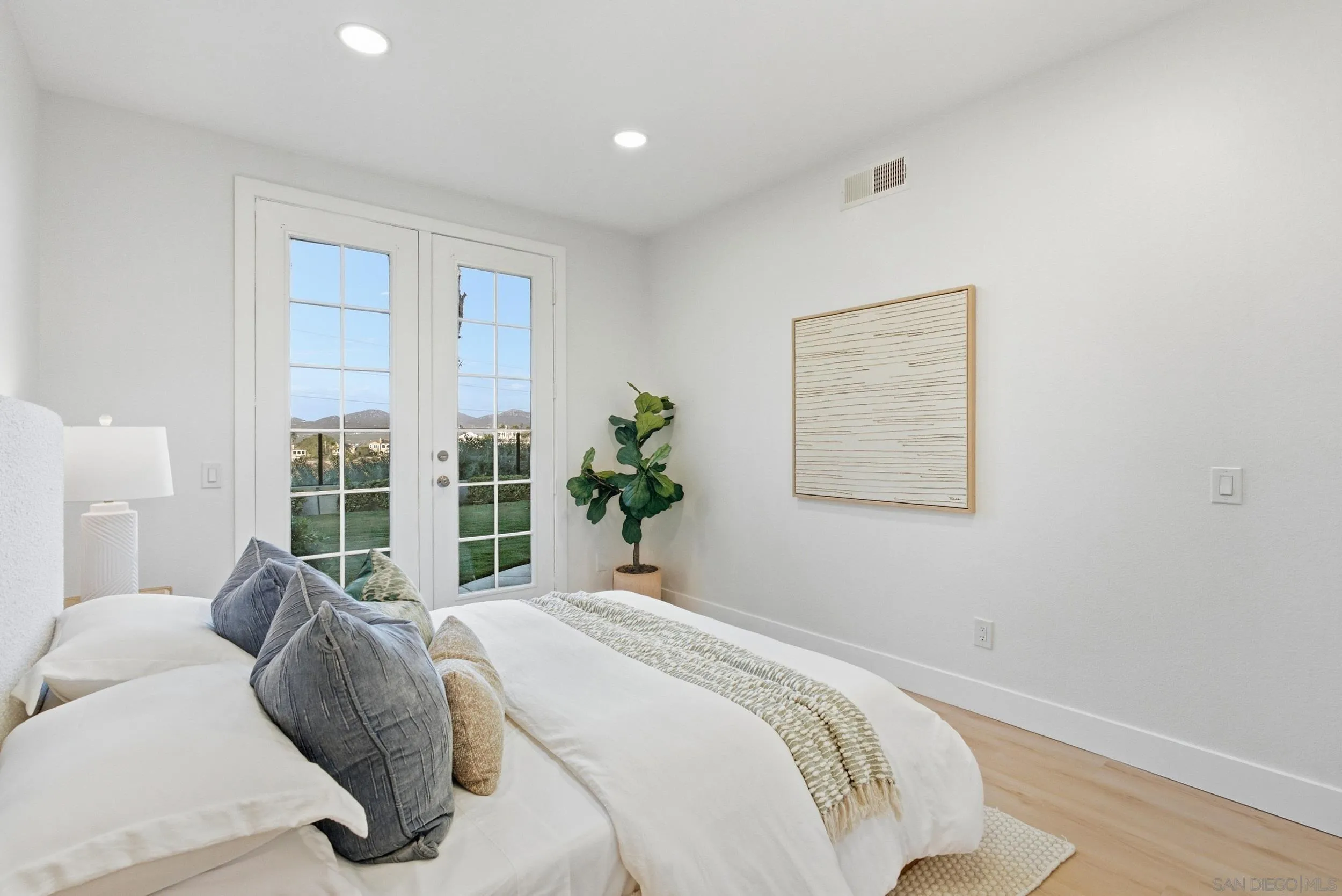 https://cdn.realtyfeed.com/cdn/127/260023931/44f3dd5d0a05f503ec81d95e887e9194.webp