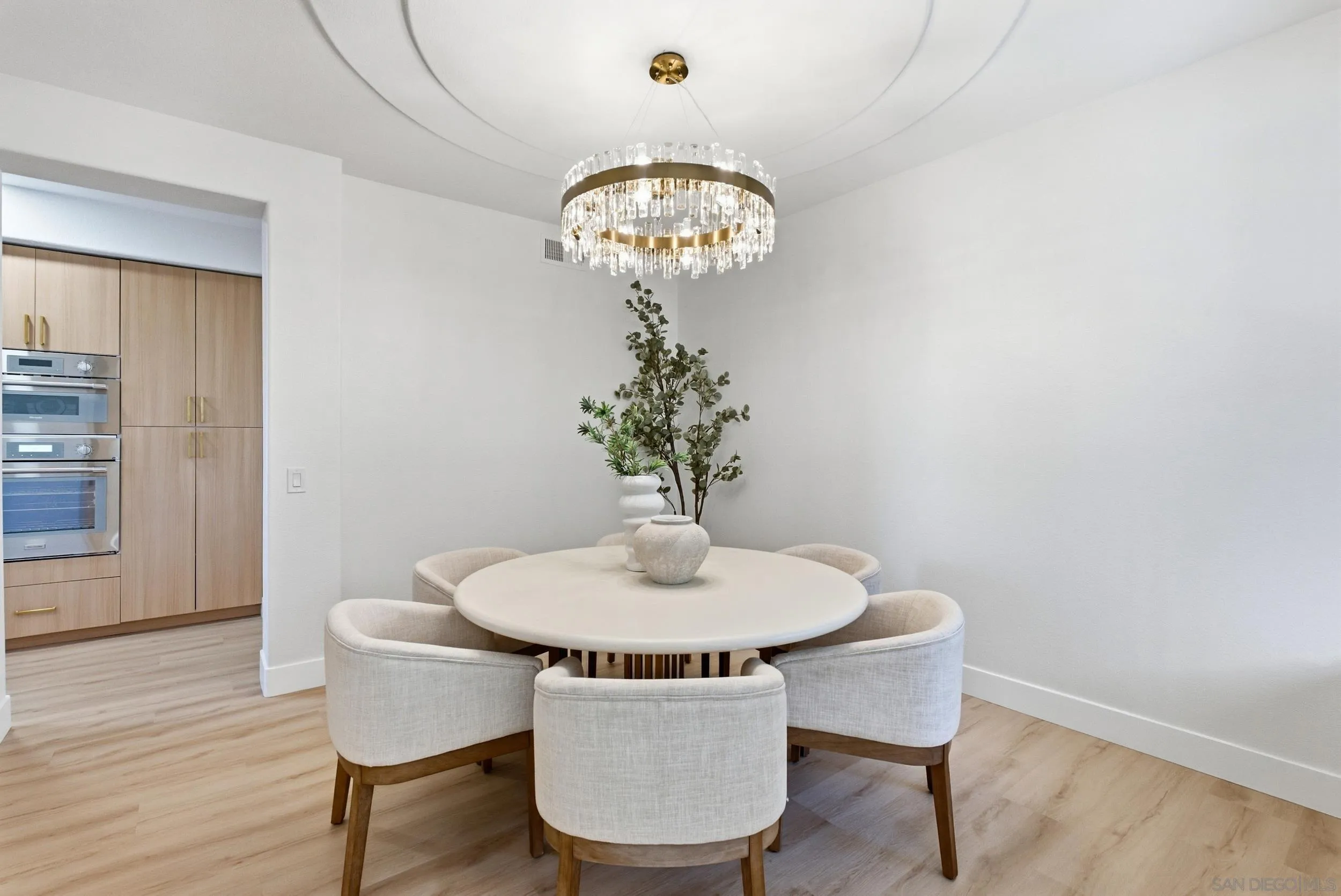 https://cdn.realtyfeed.com/cdn/127/260023931/50c25c42878f9884eb48f595c24835e2.webp