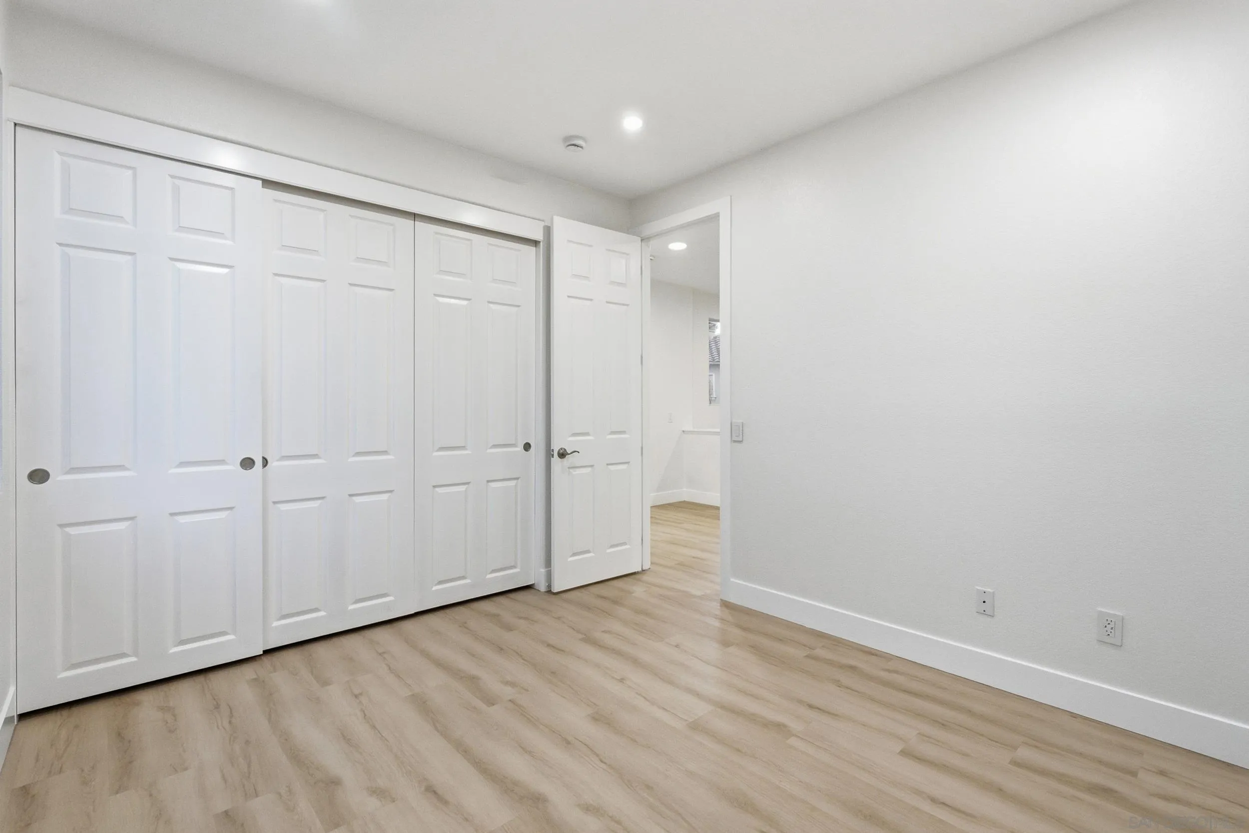 https://cdn.realtyfeed.com/cdn/127/260023931/daab00d5ca7e6b6a56cac93aa44365b2.webp