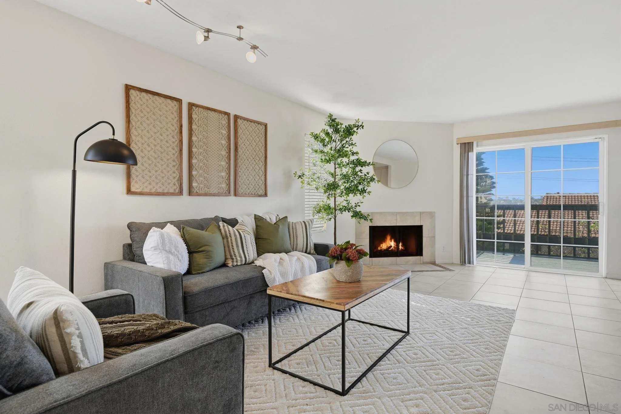https://cdn.realtyfeed.com/cdn/127/260023932/1775c24bbd0a96d7185bc62718595eee.webp