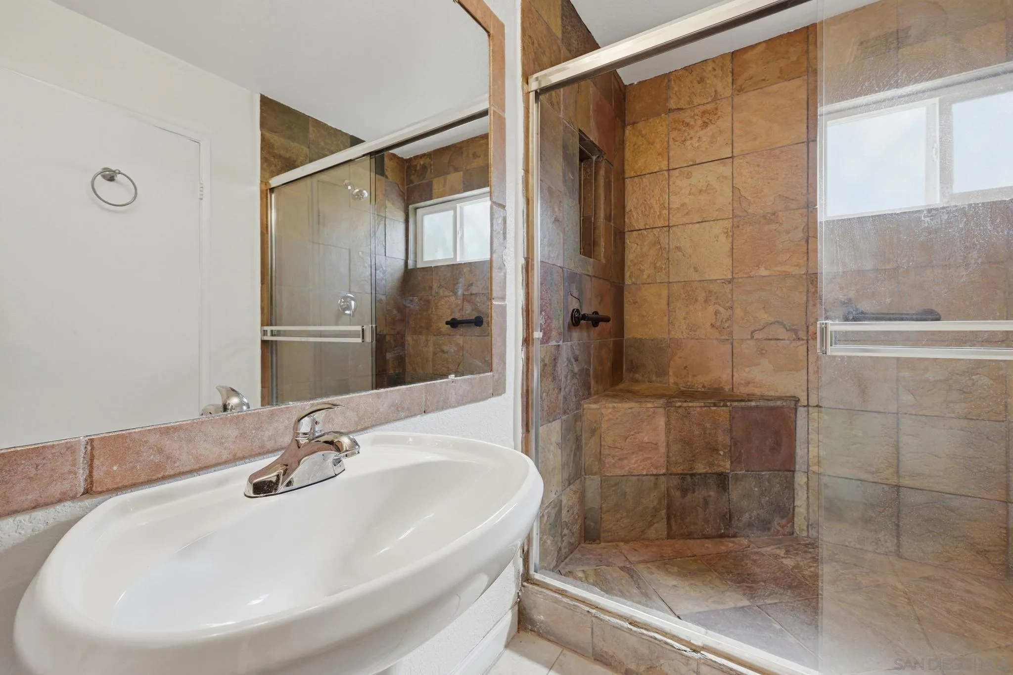 https://cdn.realtyfeed.com/cdn/127/260023932/2e04028a87cb4bb20e2f33aa75017996.webp