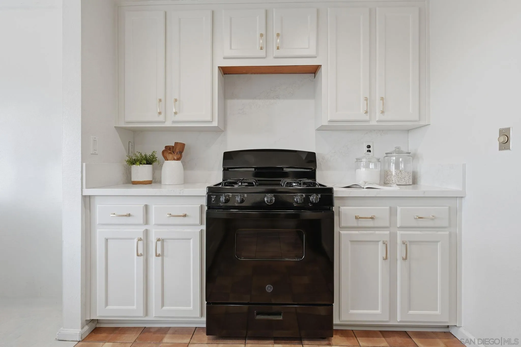 https://cdn.realtyfeed.com/cdn/127/260023932/f4625465501de5d713efff3530b404c0.webp