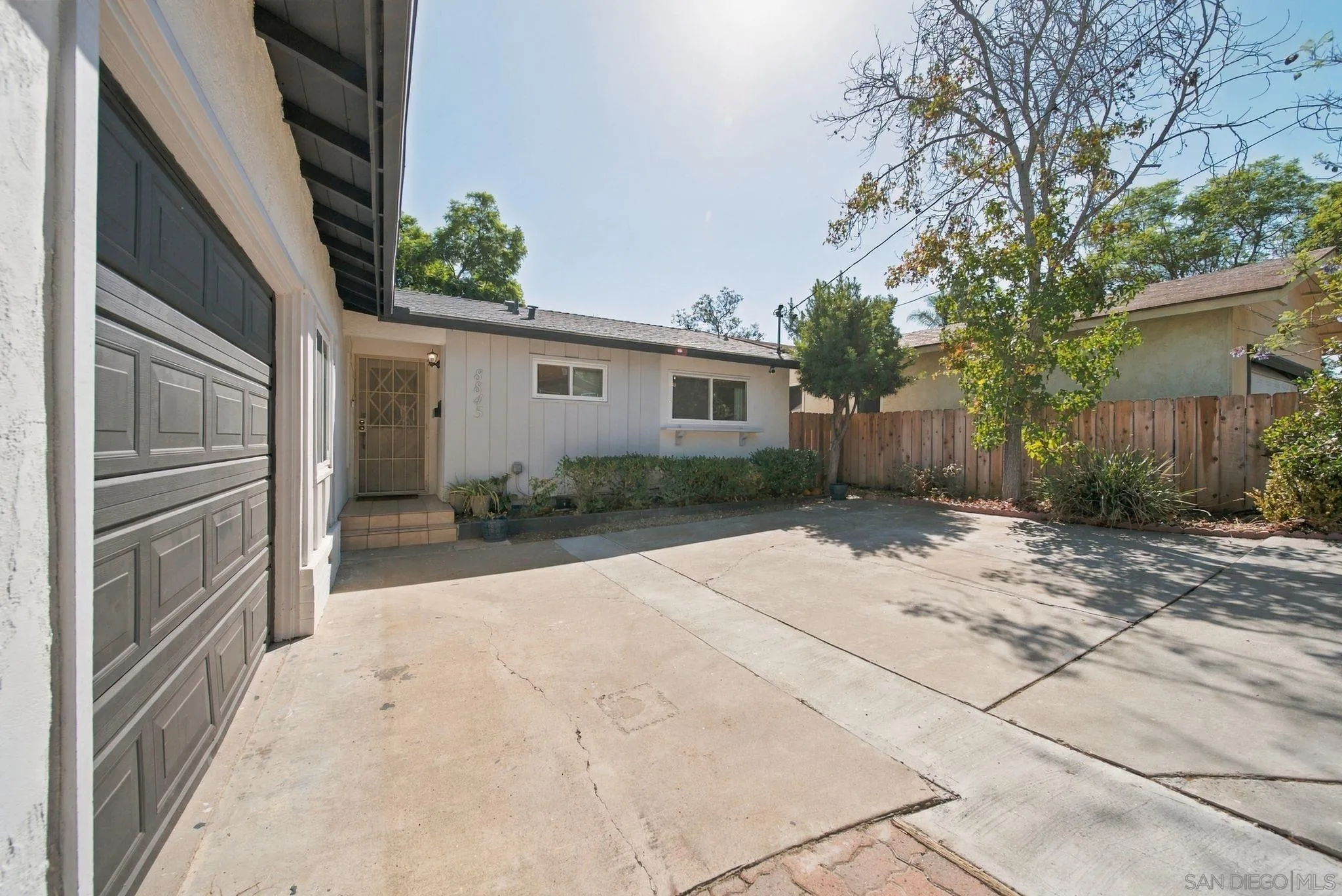 https://cdn.realtyfeed.com/cdn/127/260023935/688c3f1e7b2844ffe601c344f56634ca.webp