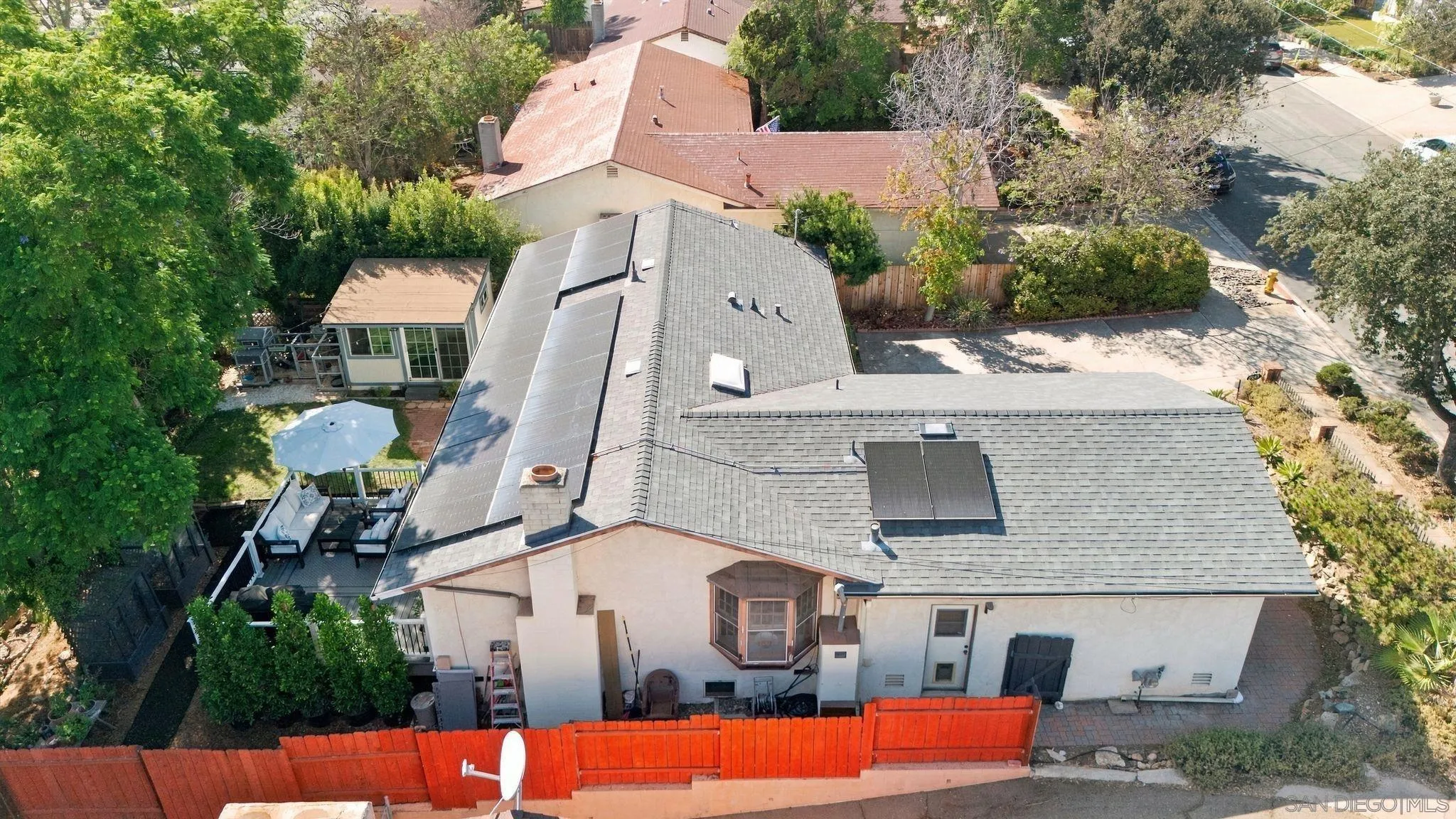 https://cdn.realtyfeed.com/cdn/127/260023935/ecdeb7de5bda280fc4cc8aa4177961ee.webp