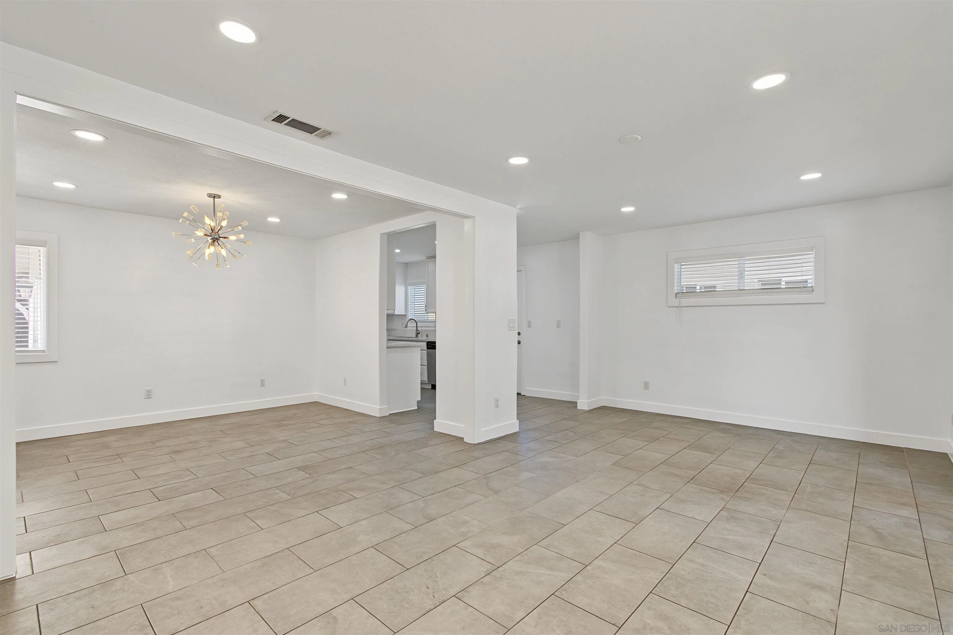 https://cdn.realtyfeed.com/cdn/127/260023938/1c6991b17c35f4b425b4fdb0185ee73c.webp