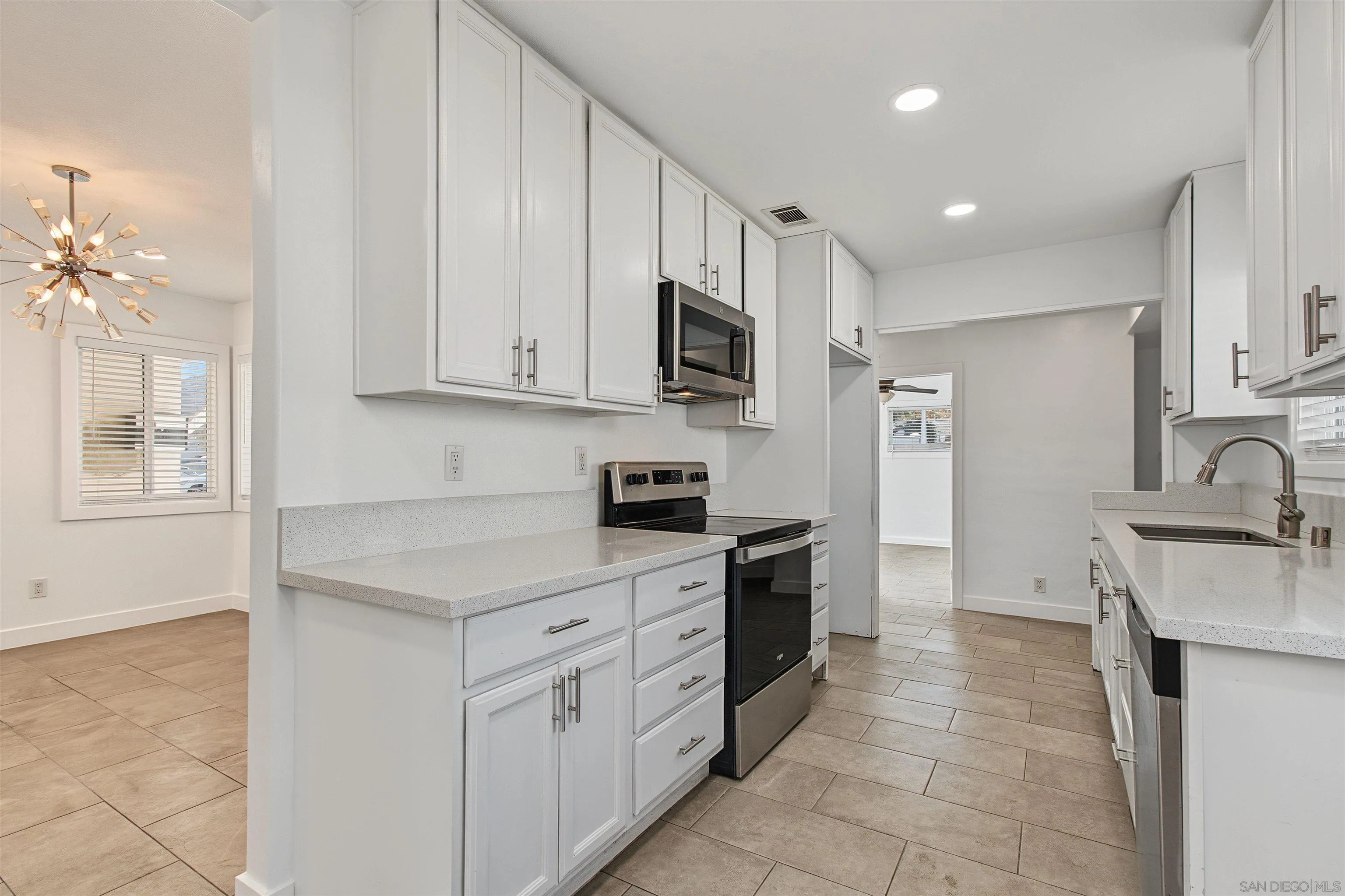 https://cdn.realtyfeed.com/cdn/127/260023938/5ef7fe24b54ce40f326fba3927682271.webp