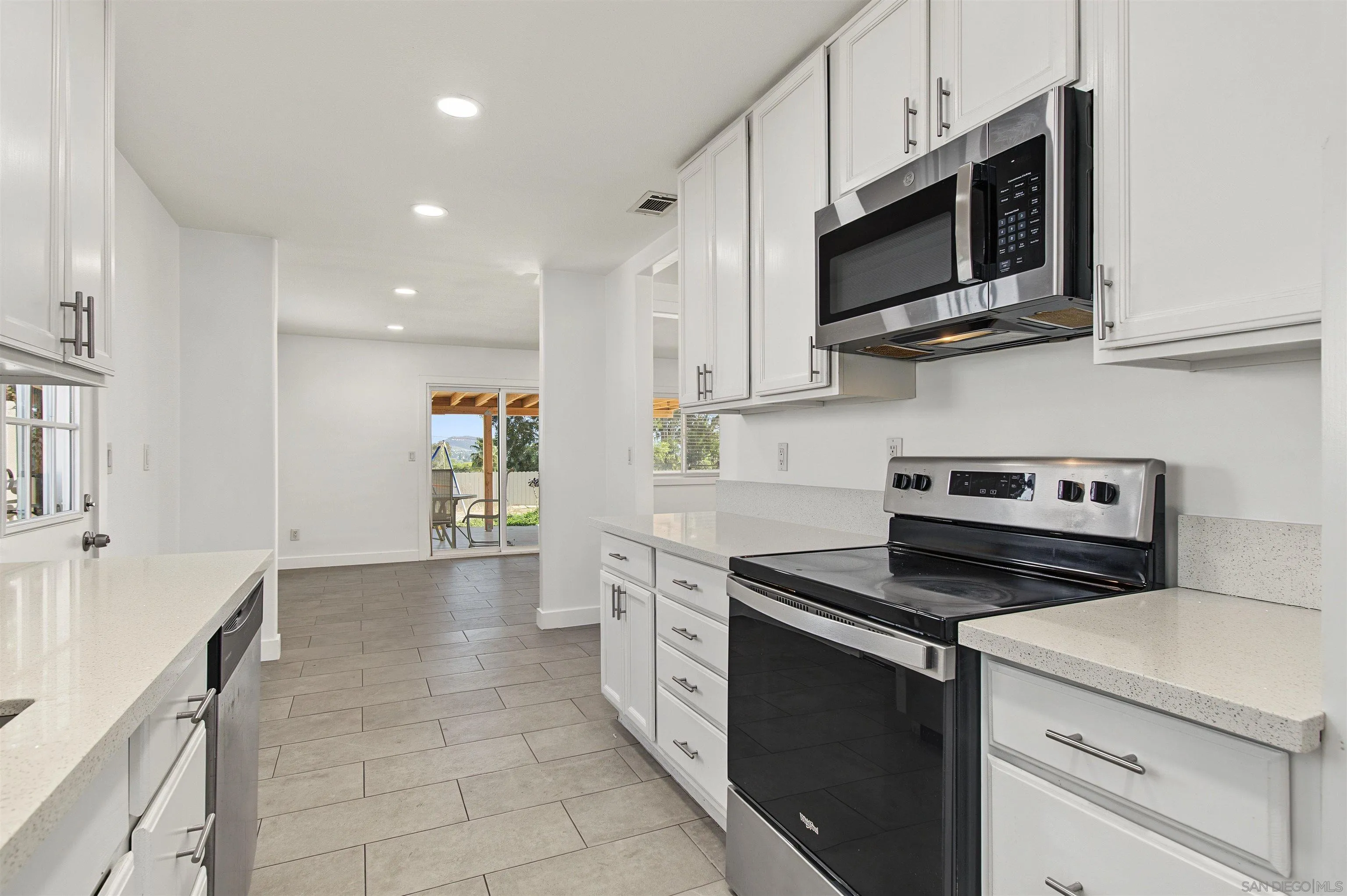 https://cdn.realtyfeed.com/cdn/127/260023938/80920ca2e2fb9402c1f74917076748e1.webp