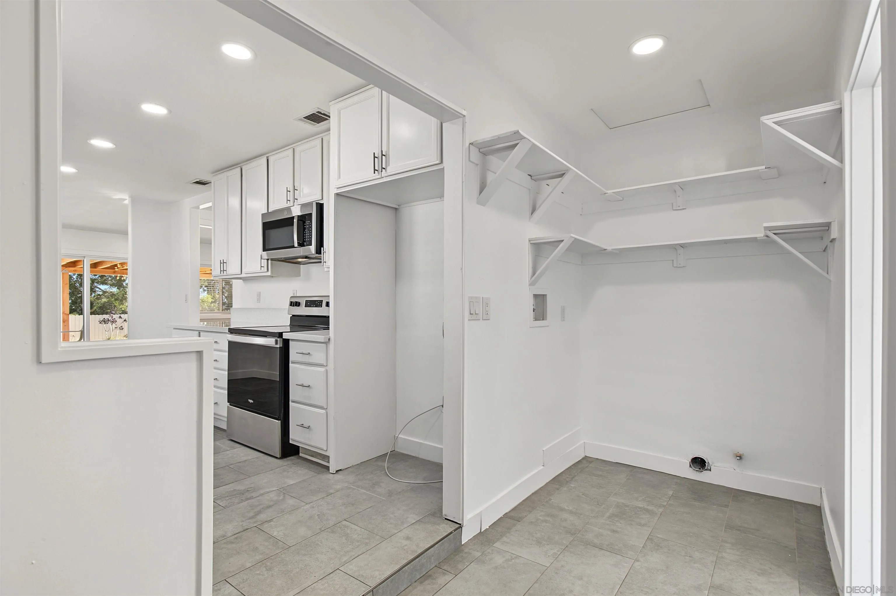 https://cdn.realtyfeed.com/cdn/127/260023938/8932ed5963d89f80b6ea0f0df3c00662.webp