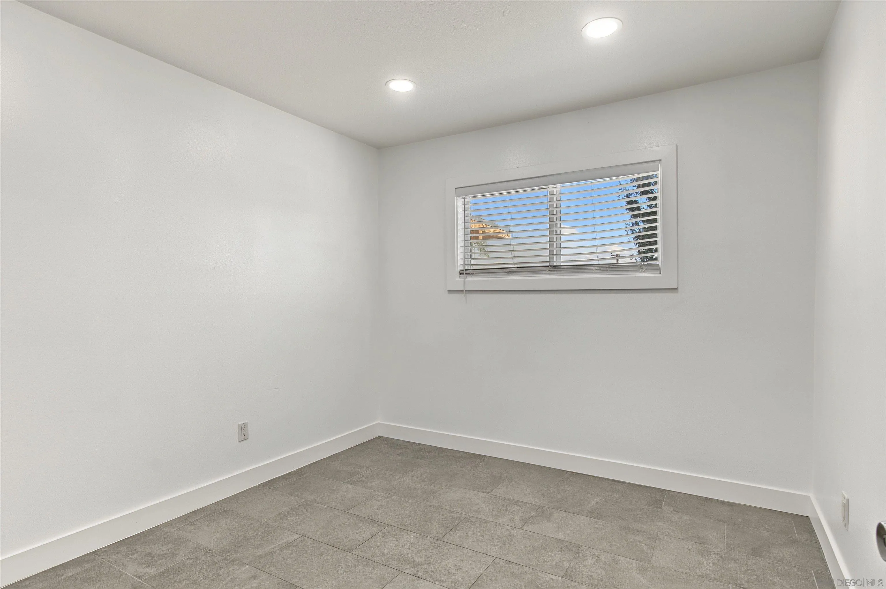 https://cdn.realtyfeed.com/cdn/127/260023938/89dfb134ae98da3832ac7a8908ab84d9.webp