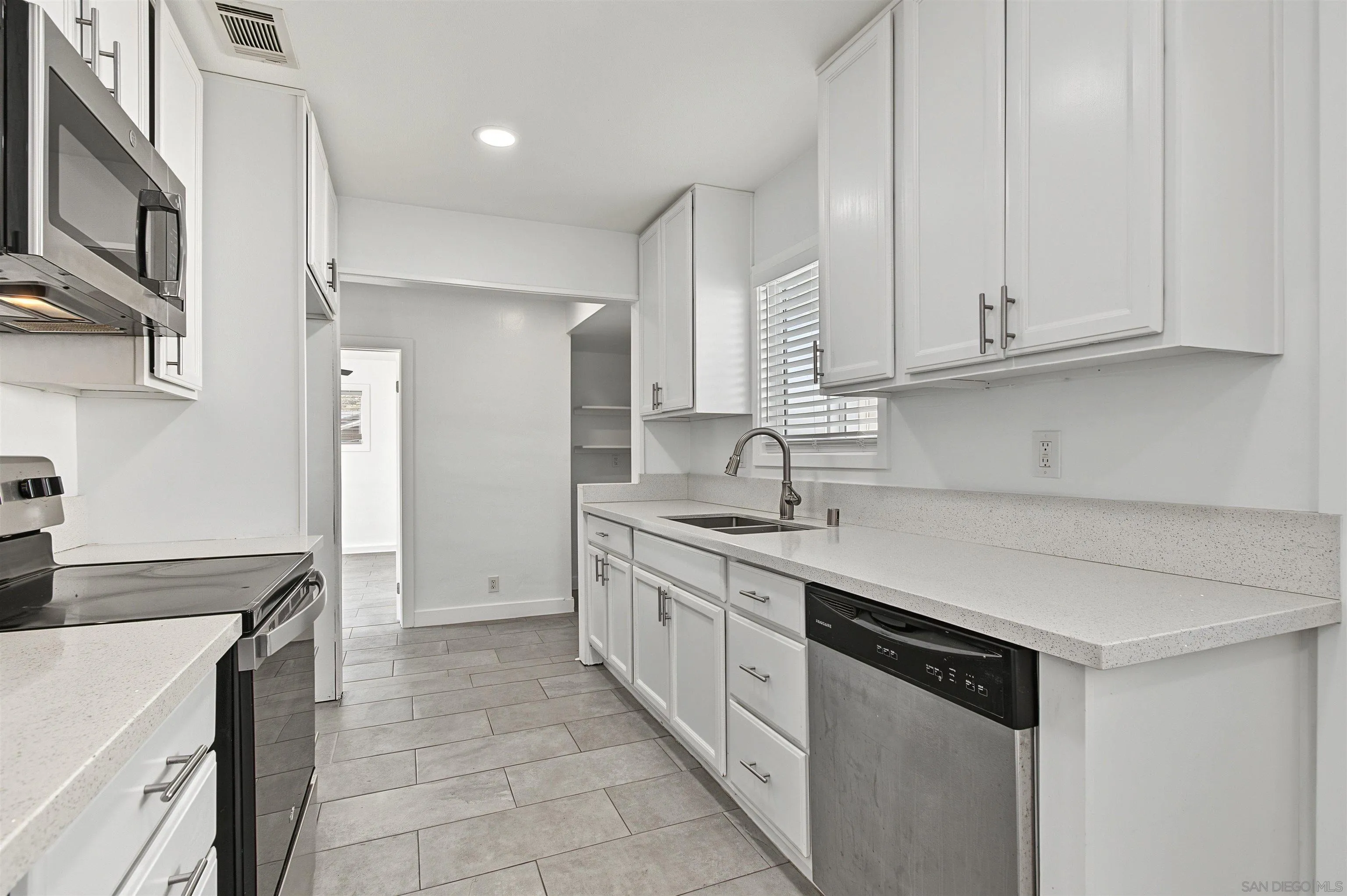 https://cdn.realtyfeed.com/cdn/127/260023938/ad3c9e5e51e9152ed7f7cd426375468f.webp