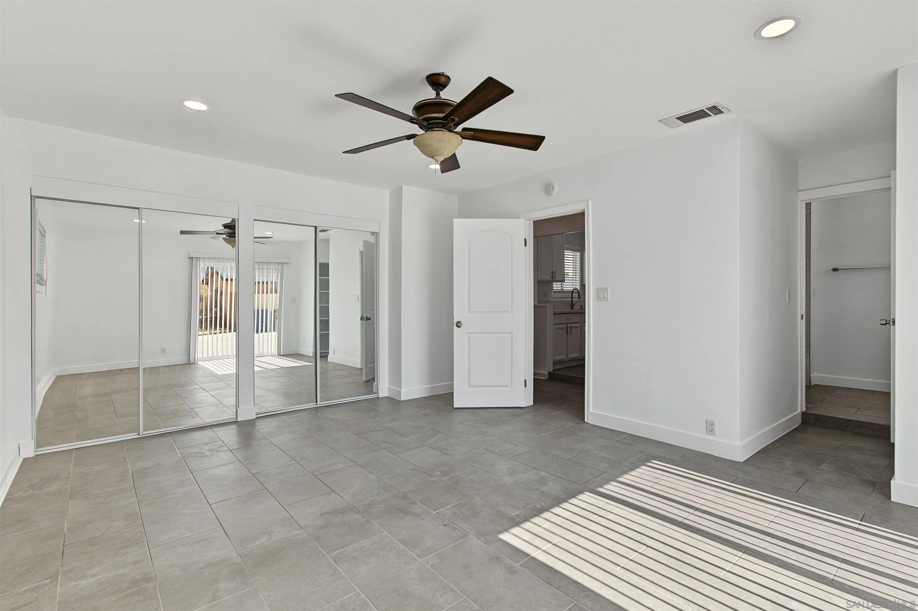 https://cdn.realtyfeed.com/cdn/127/260023938/f5ebfd8af7ed4be83a6267e7db071939.webp