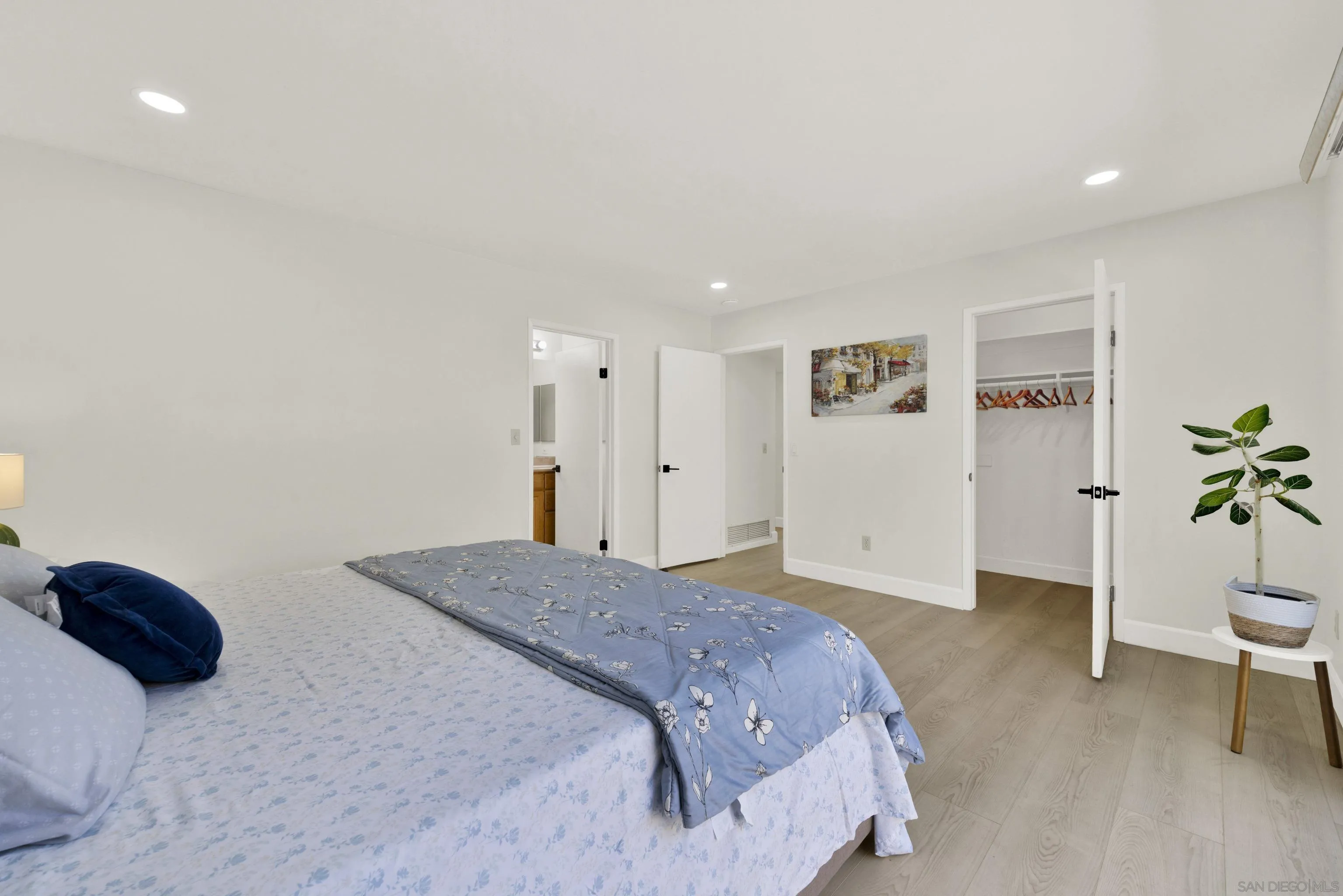 https://cdn.realtyfeed.com/cdn/127/260023939/09fde3bbef86468c3ad704d32aeca37f.webp