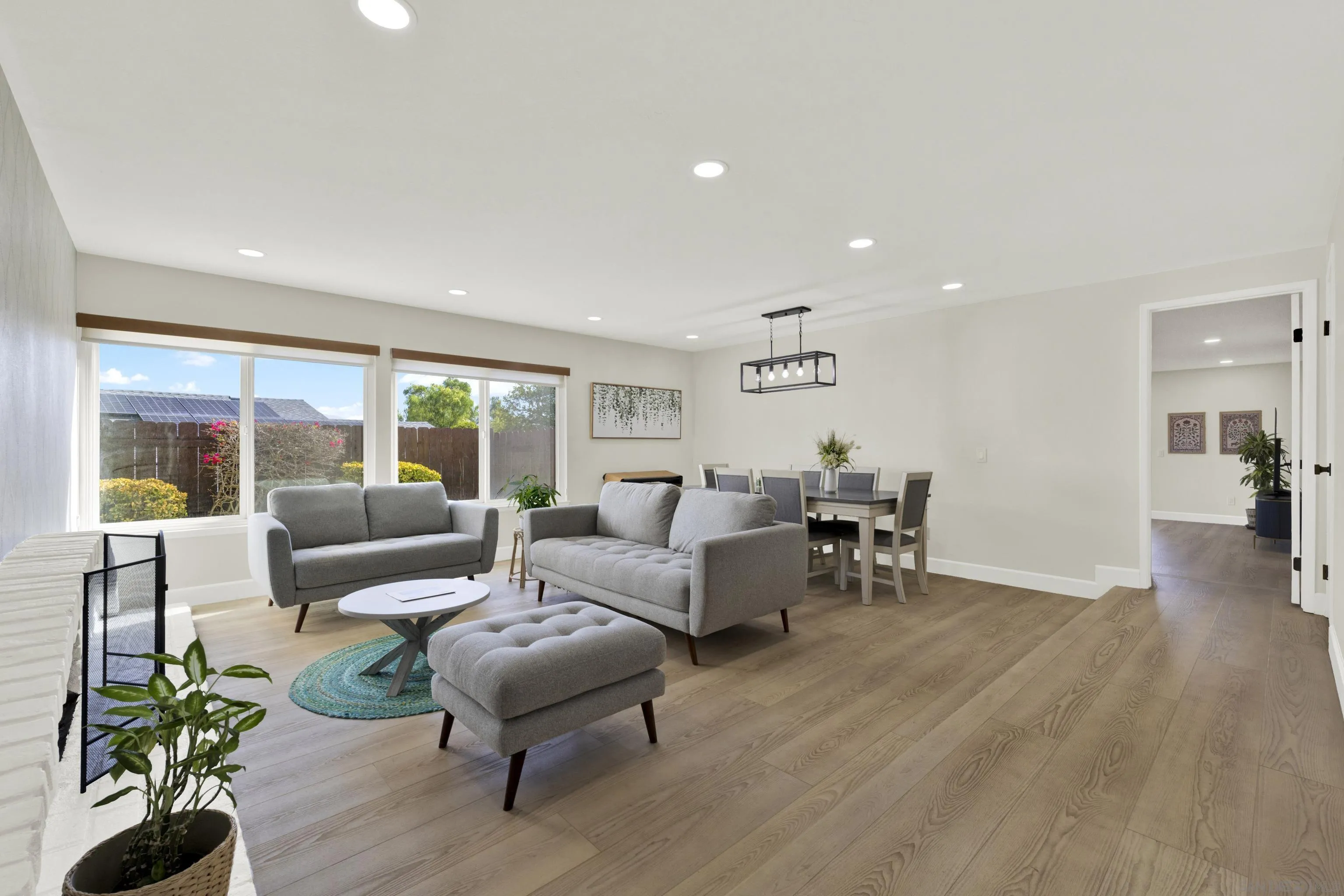 https://cdn.realtyfeed.com/cdn/127/260023939/1b09a17cb6328ef6bfa107d58caf1f62.webp