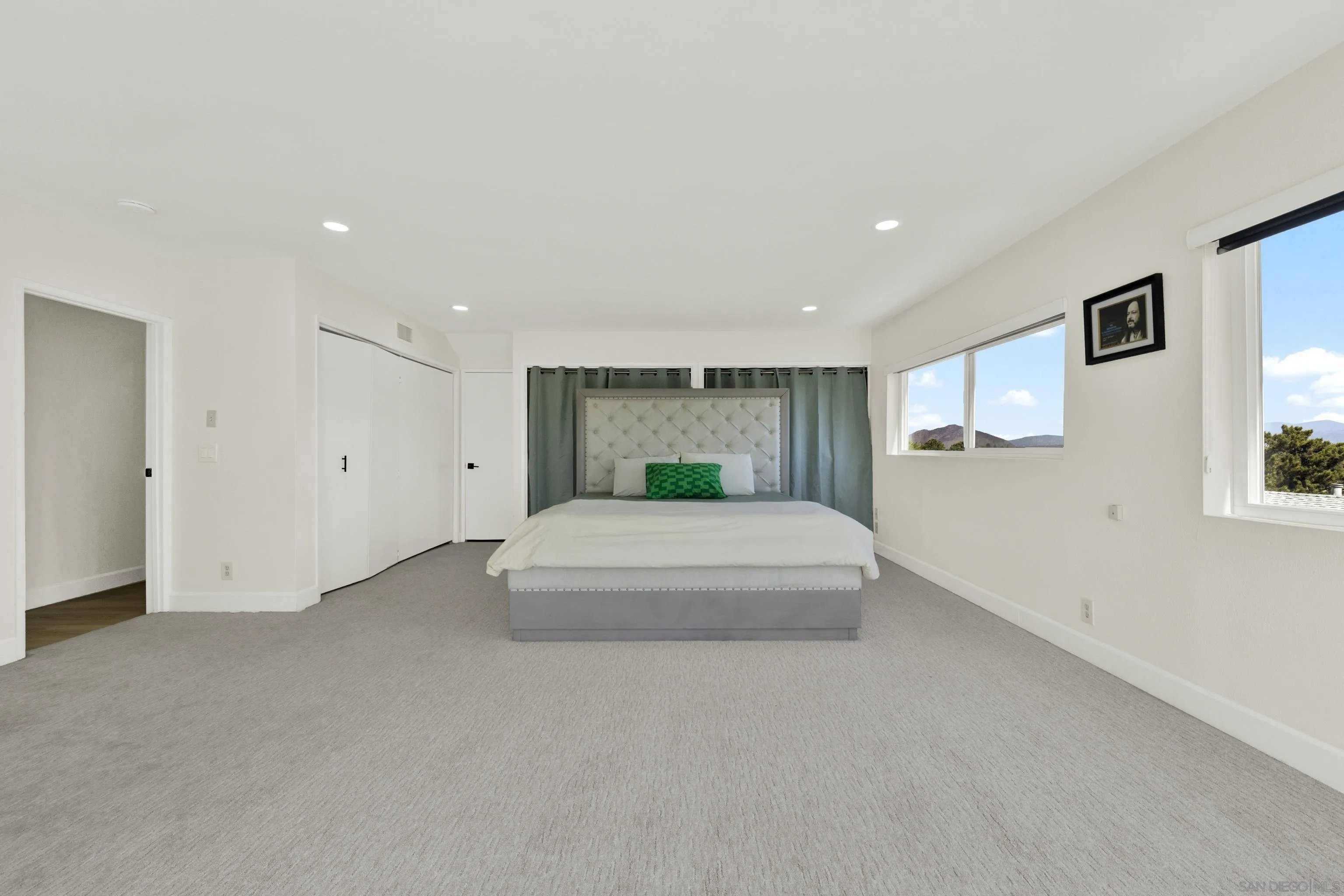 https://cdn.realtyfeed.com/cdn/127/260023939/43b5c6be089d82723e46e7d1cfcfeed4.webp