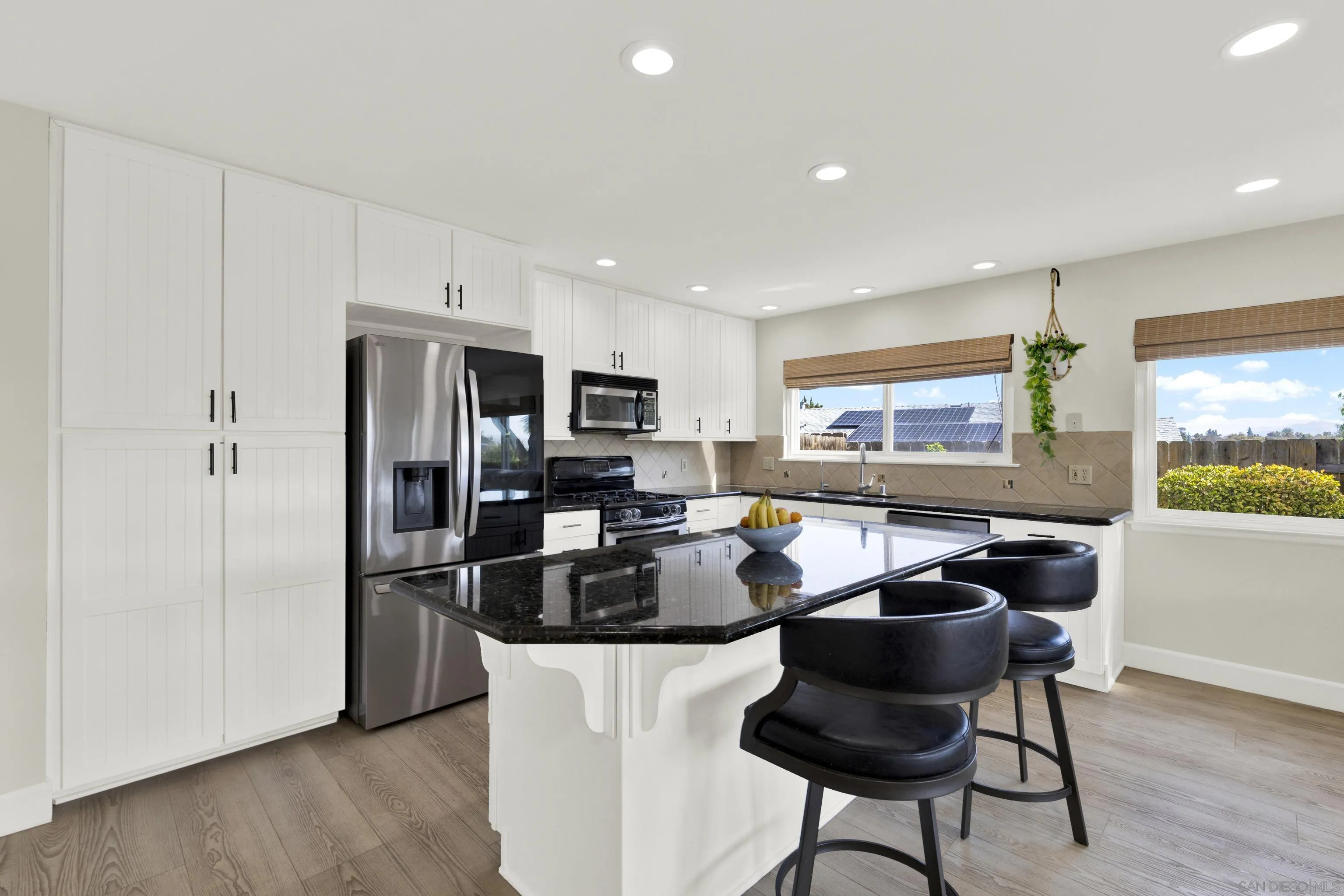 https://cdn.realtyfeed.com/cdn/127/260023939/ba7c584659cc4fc11e98c1ff766a3668.webp