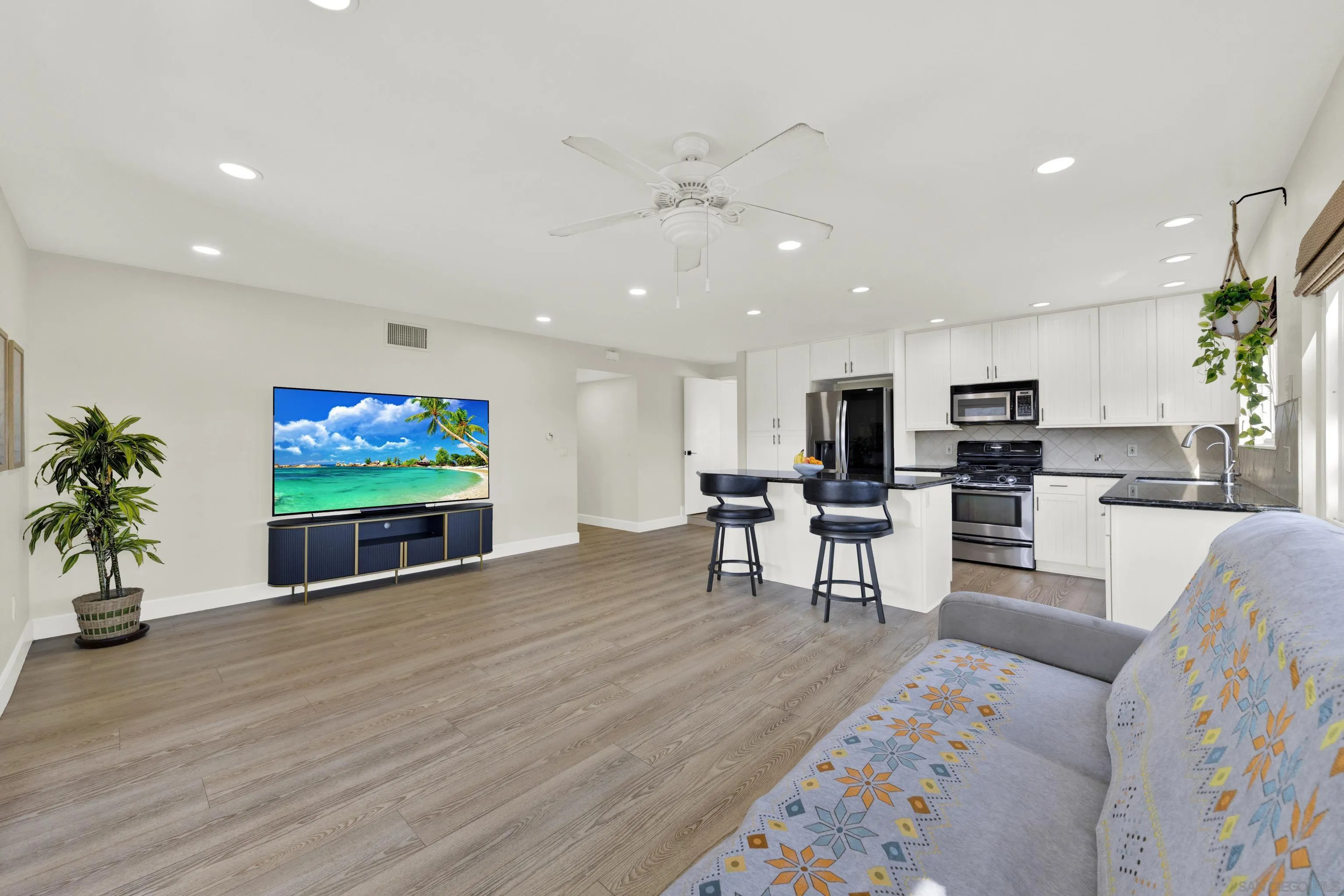 https://cdn.realtyfeed.com/cdn/127/260023939/bc0eb408c7a08beefa594b16c146083e.webp