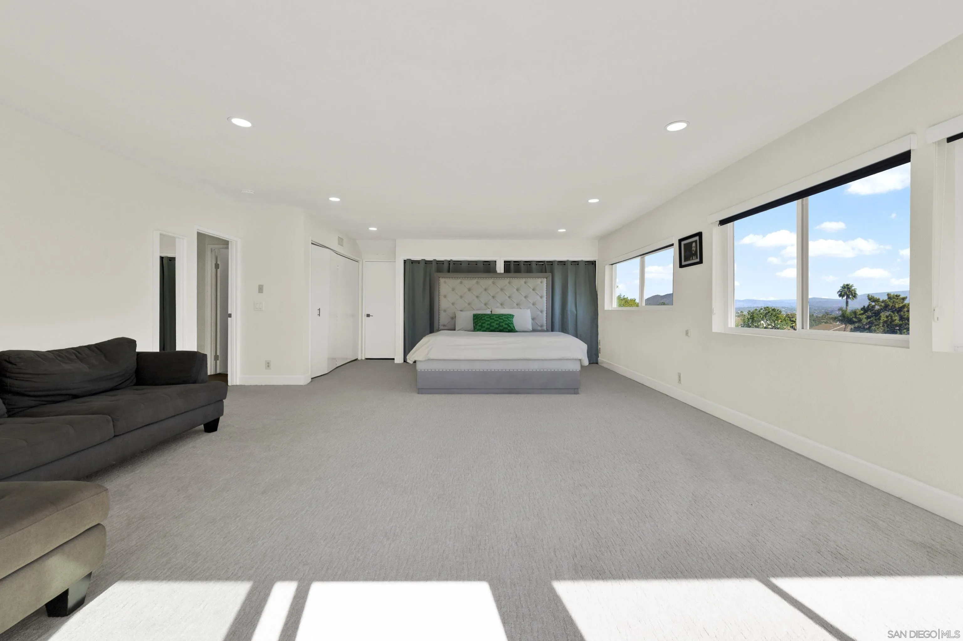 https://cdn.realtyfeed.com/cdn/127/260023939/ccdb22ca2e4bc6f06e7a8e48b43b9007.webp