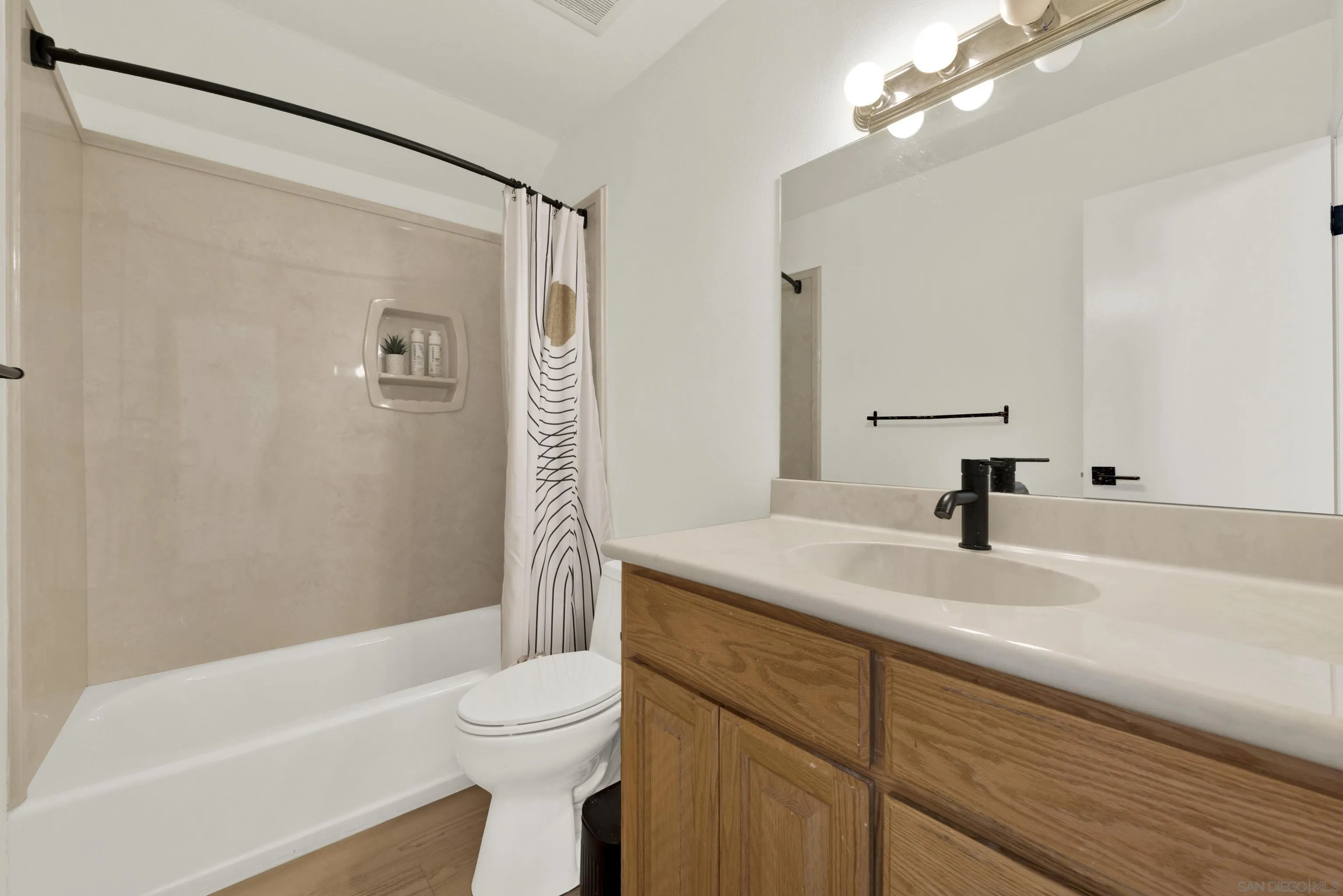 https://cdn.realtyfeed.com/cdn/127/260023939/d795b68067c92c6e3e7a6f45bf03d9bd.webp