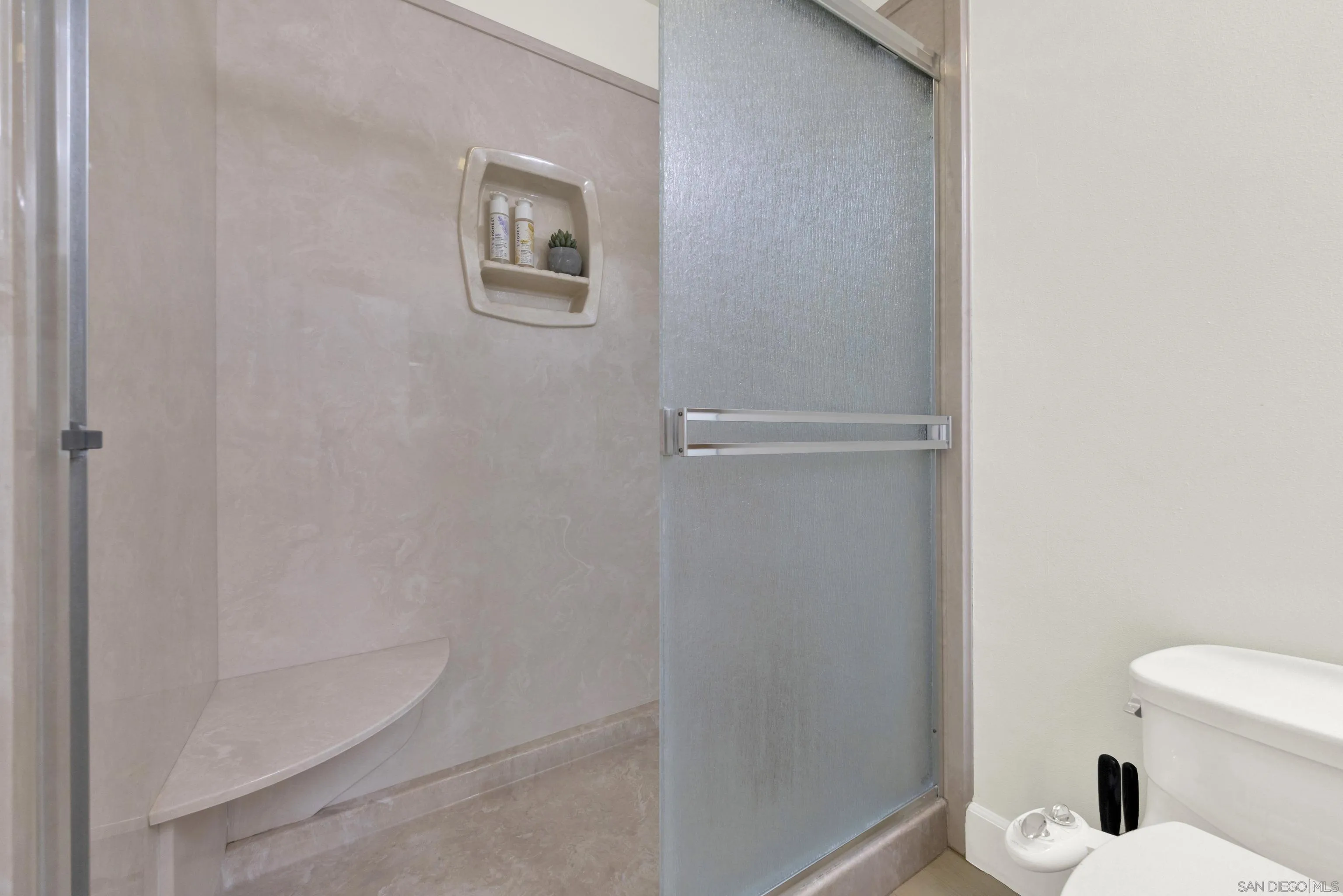 https://cdn.realtyfeed.com/cdn/127/260023939/de2c5e7013673950f04c5e10b4f0c73a.webp