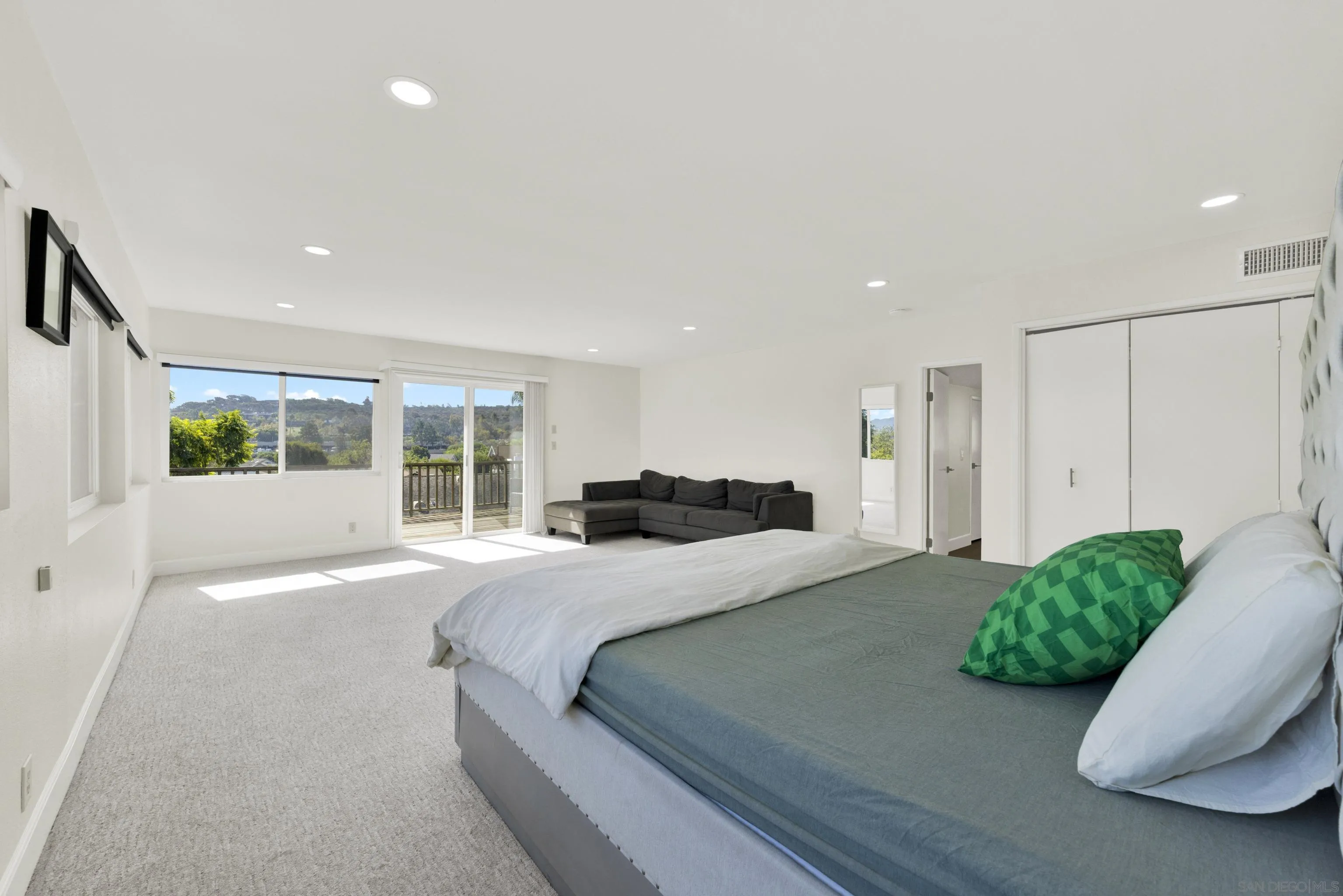https://cdn.realtyfeed.com/cdn/127/260023939/f719e544be7243ec56a1b1e59255afa7.webp