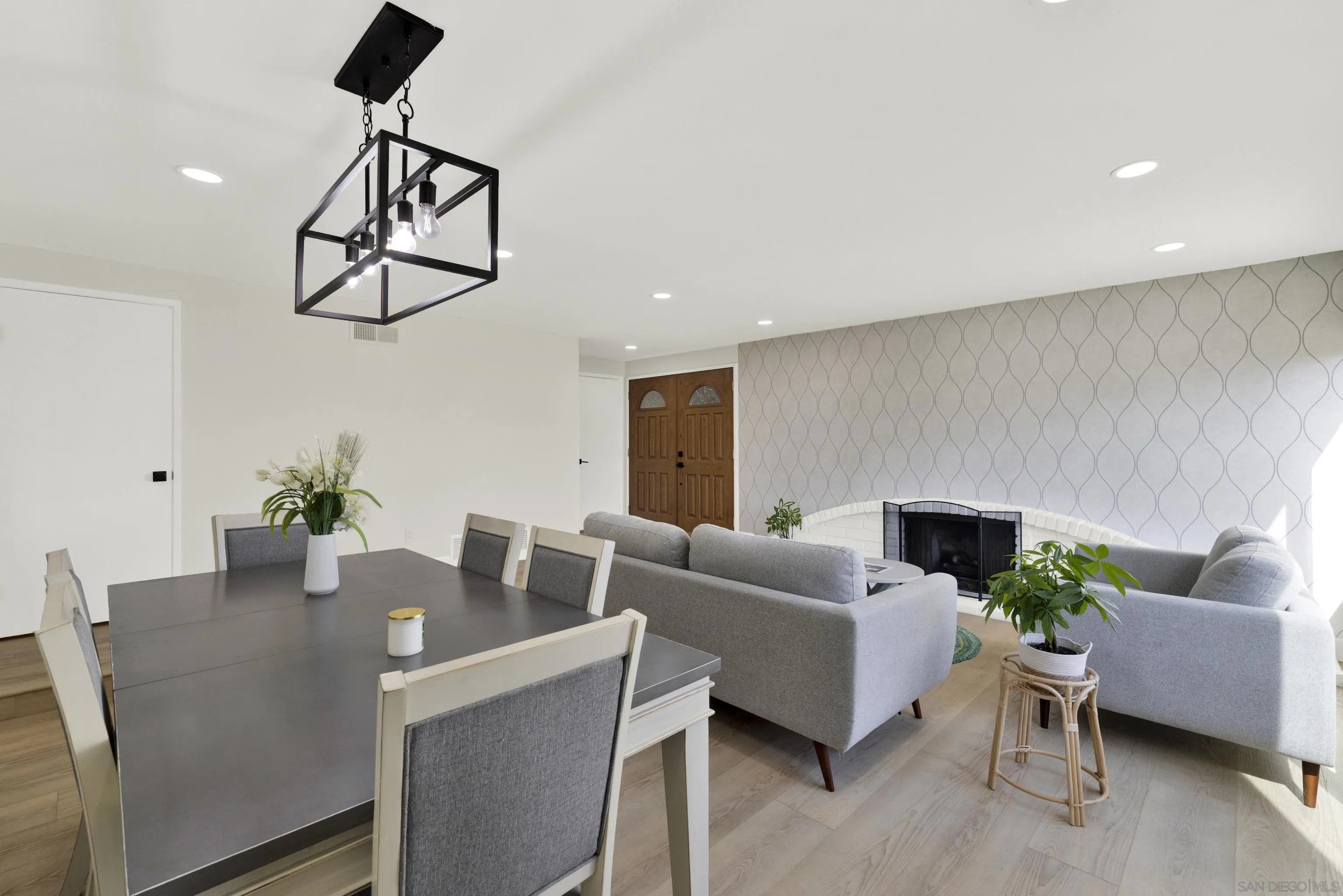 https://cdn.realtyfeed.com/cdn/127/260023939/fbbe2ff0941a97741bab1acf0438df6e.webp